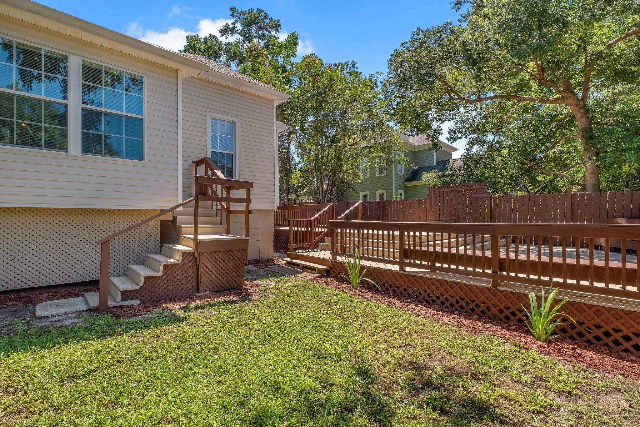 214 W Sharon Street