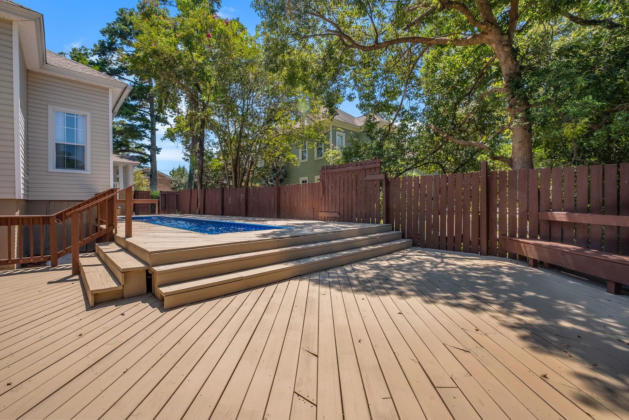 214 W Sharon Street