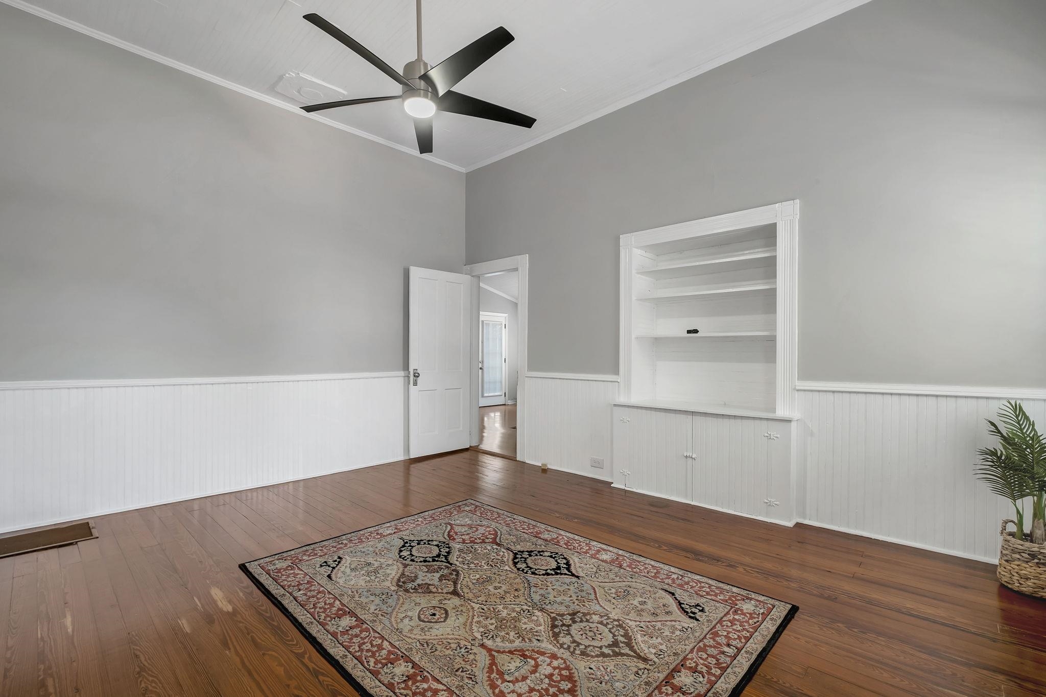 214 W Sharon Street