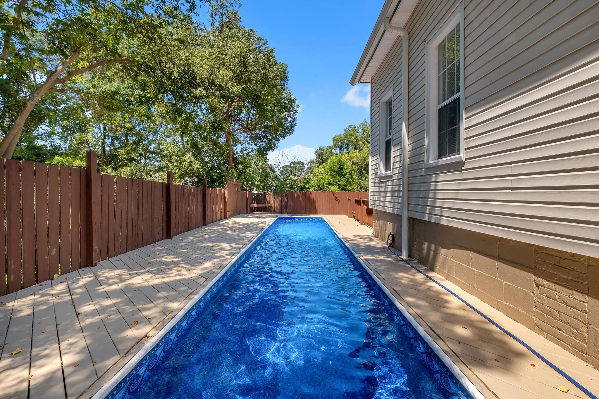214 W Sharon Street