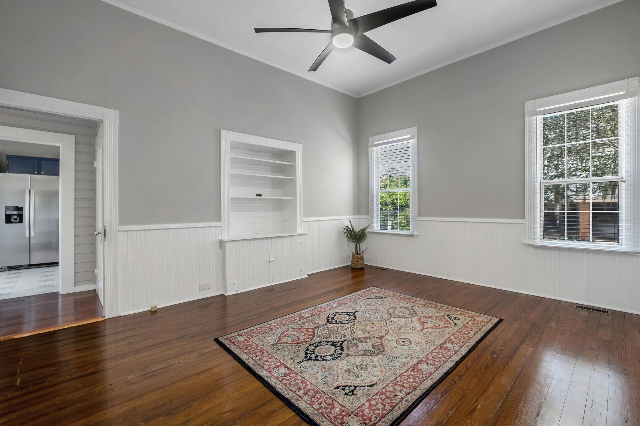 214 W Sharon Street