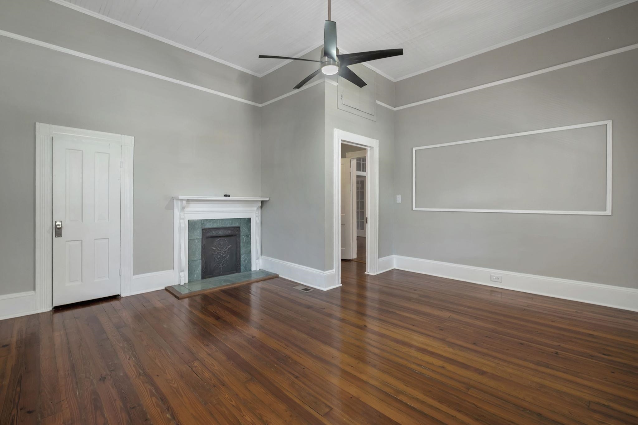 214 W Sharon Street