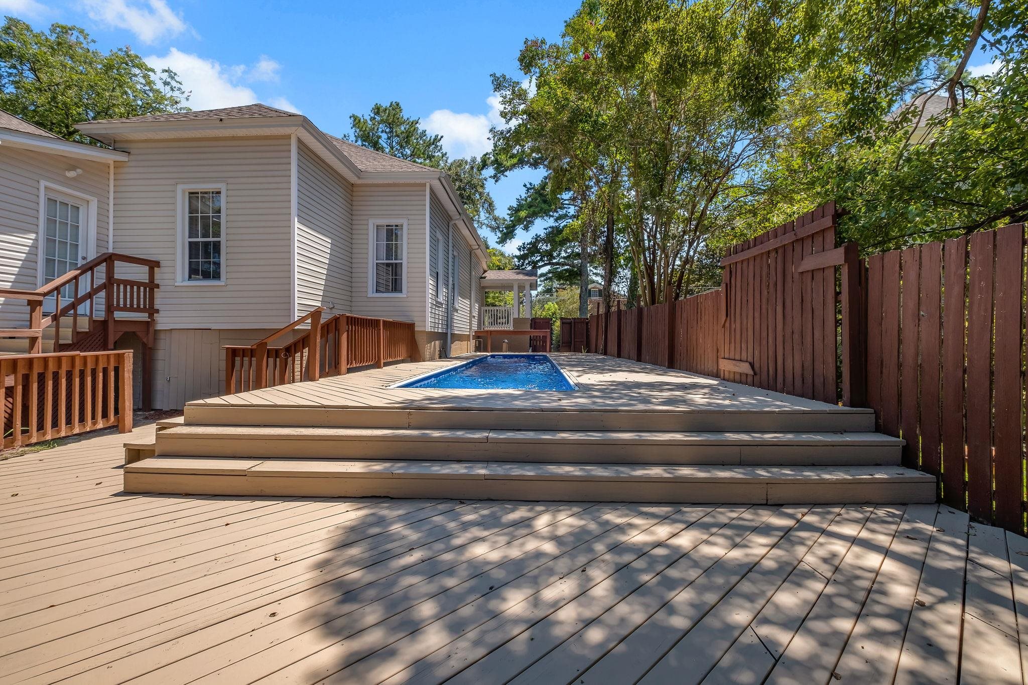 214 W Sharon Street