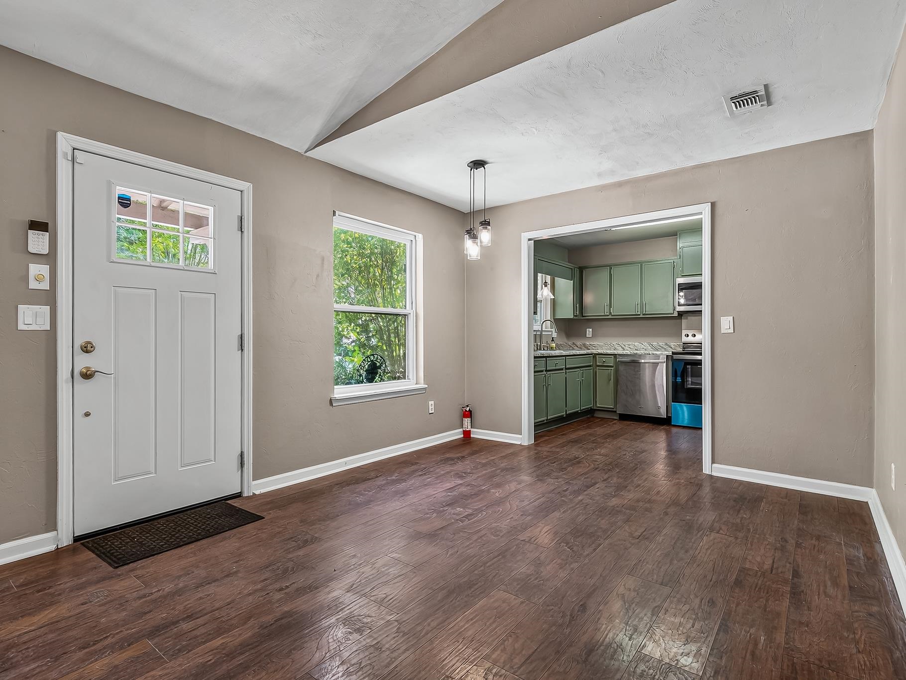 1543 San Luis Road