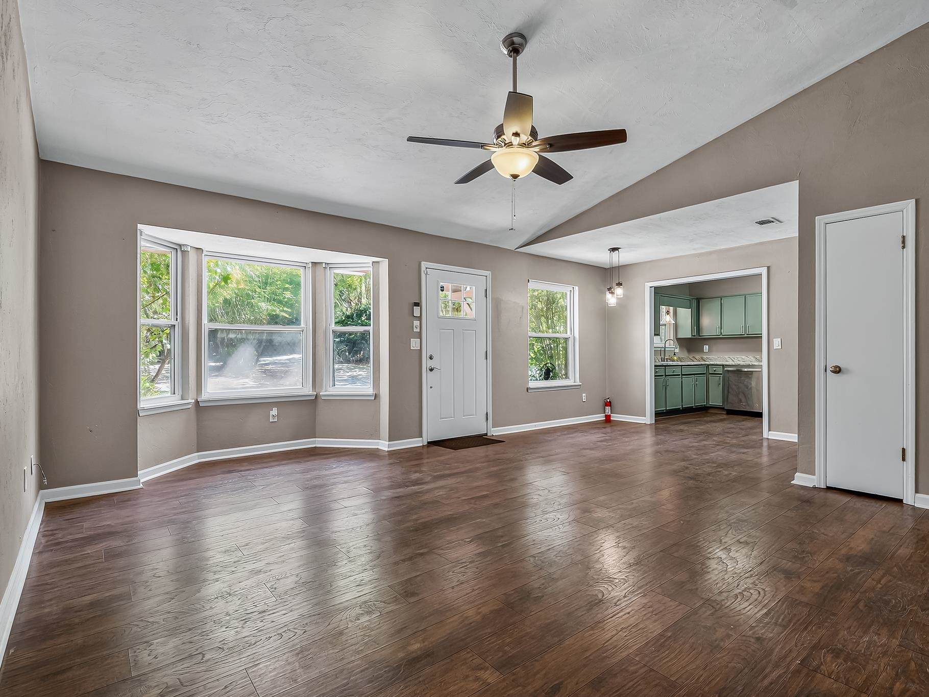 1543 San Luis Road