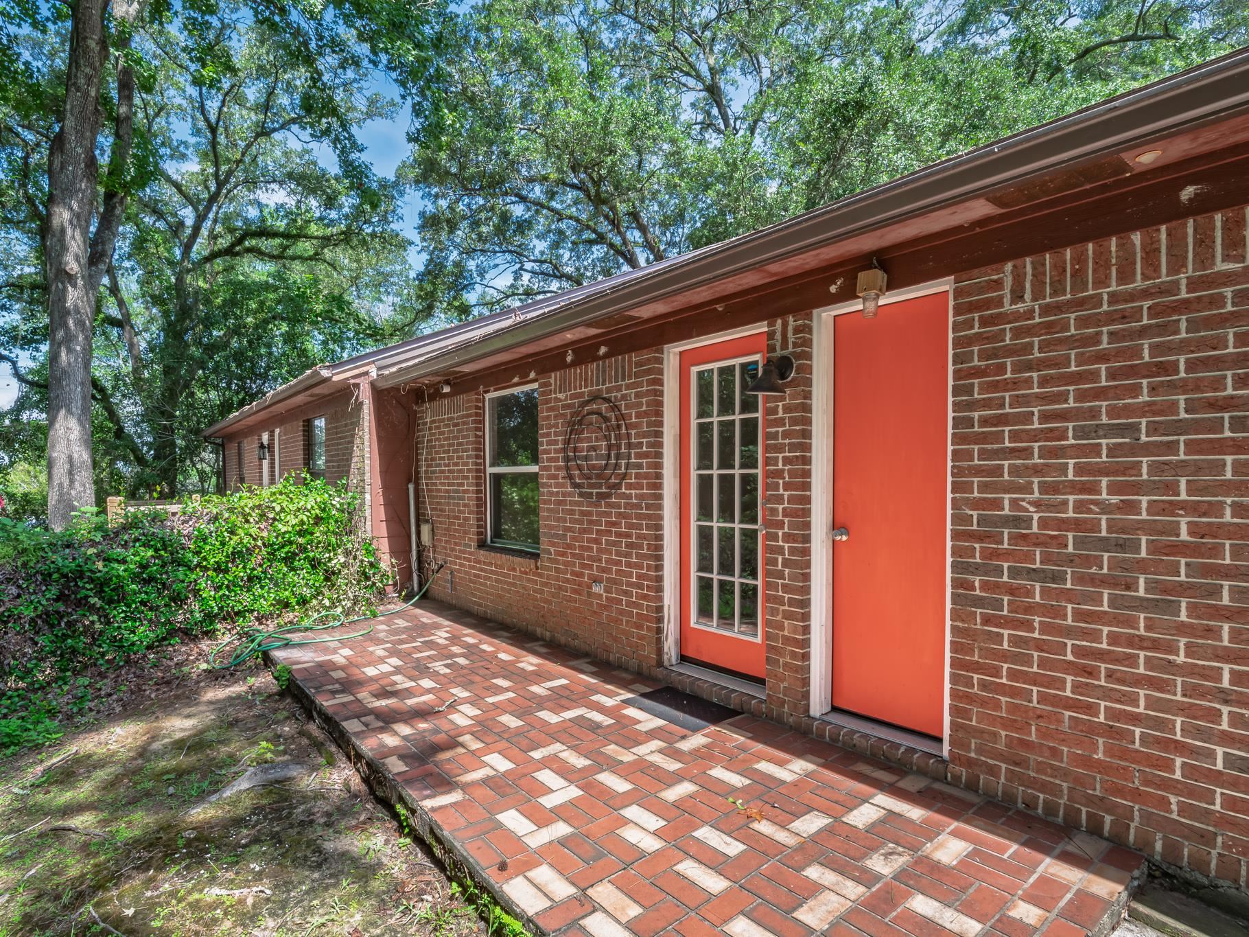1543 San Luis Road