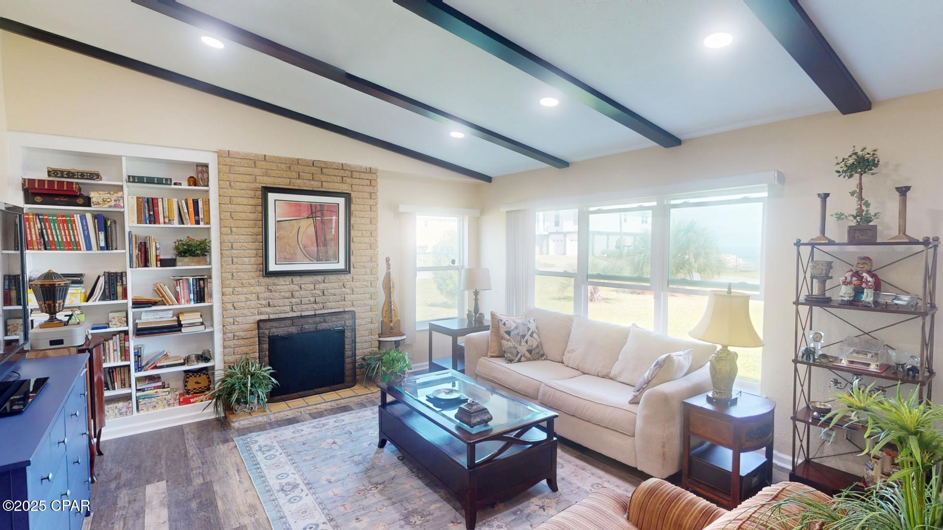 3700 Shoreline Circle