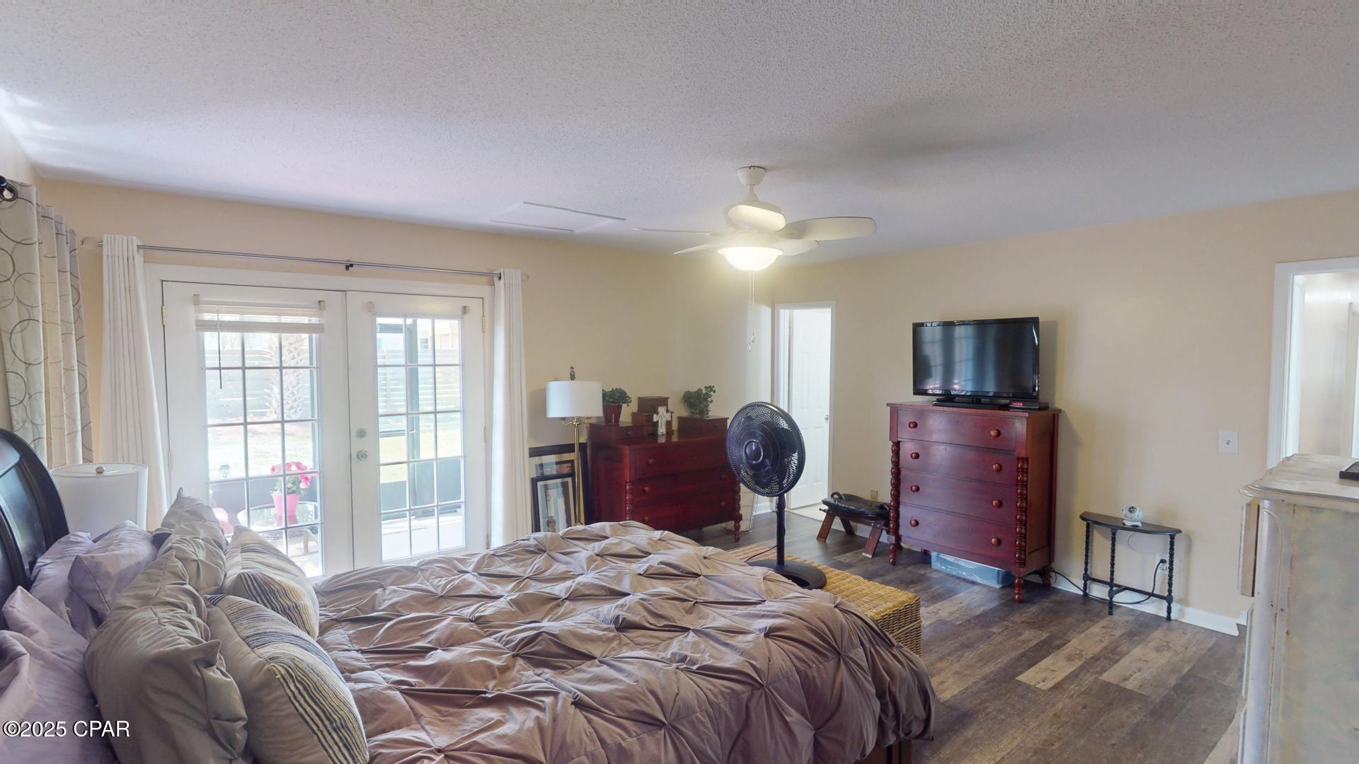 3700 Shoreline Circle