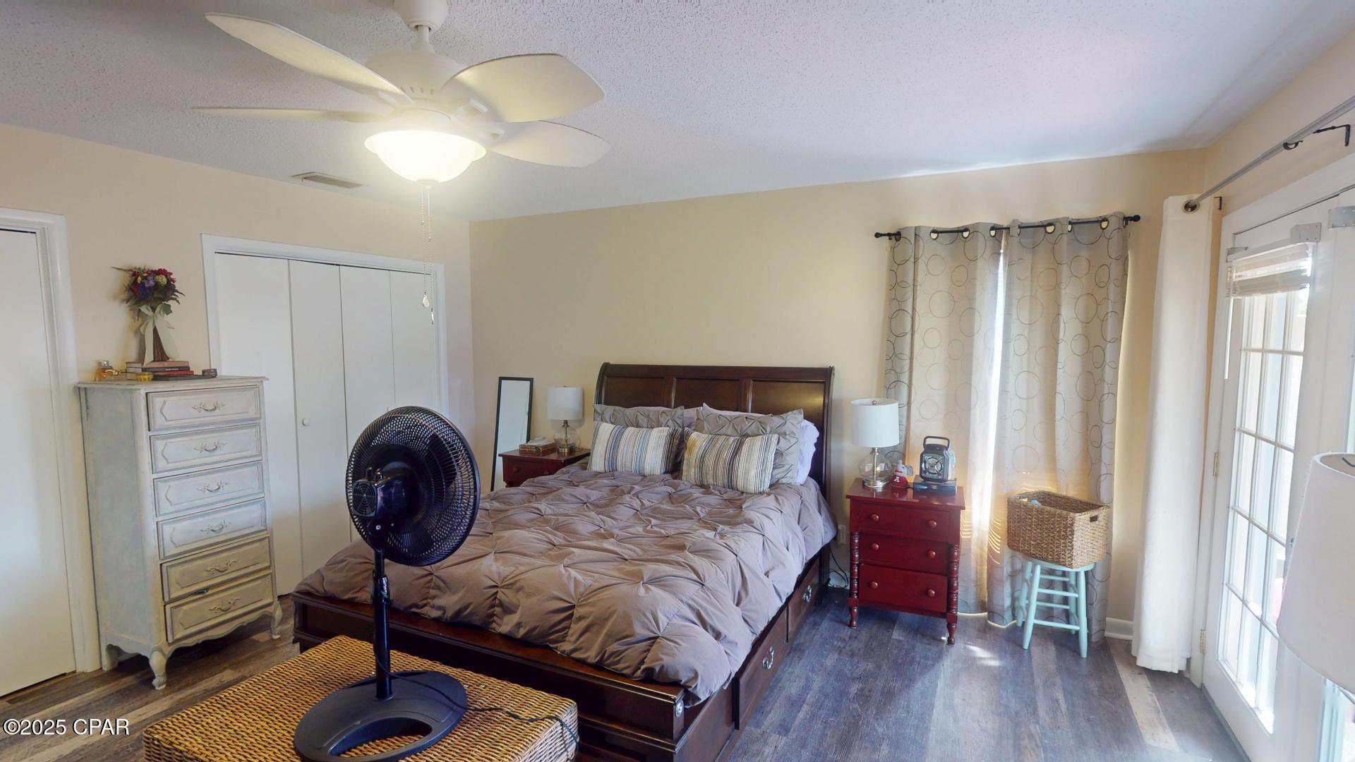 3700 Shoreline Circle