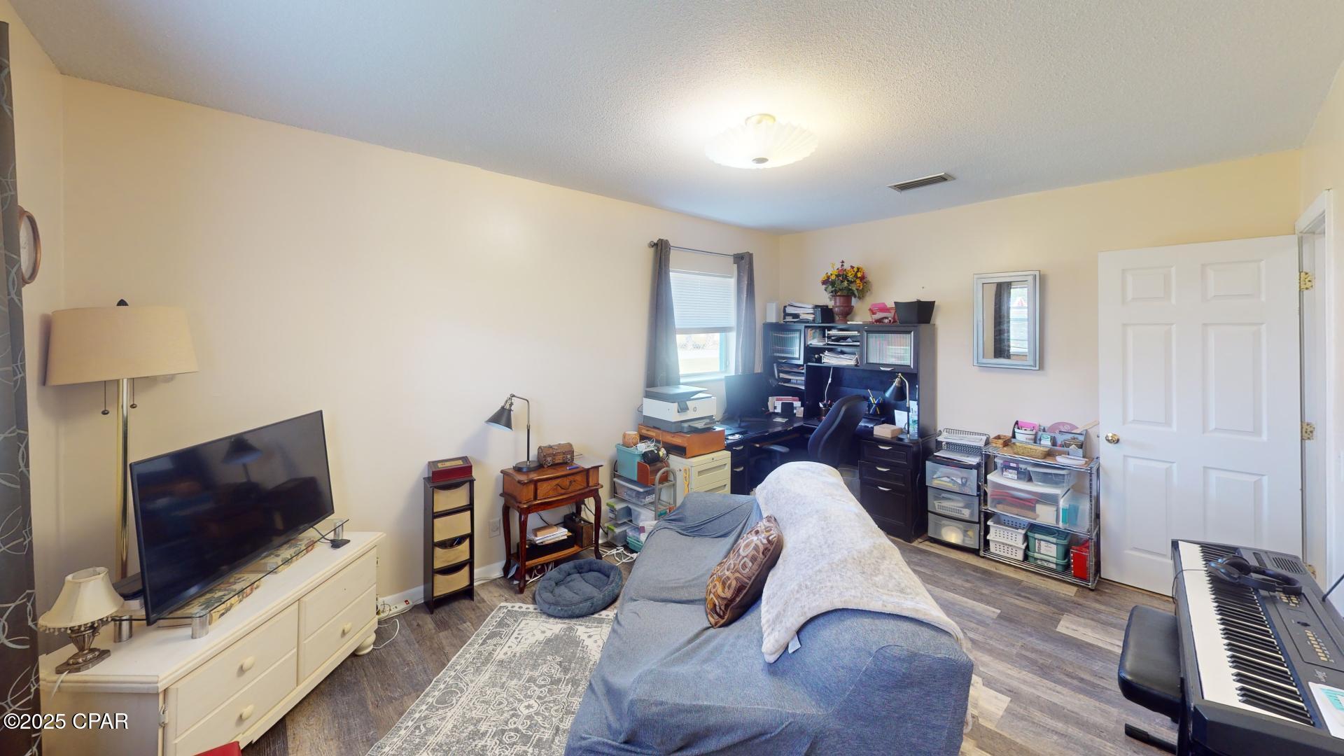 3700 Shoreline Circle