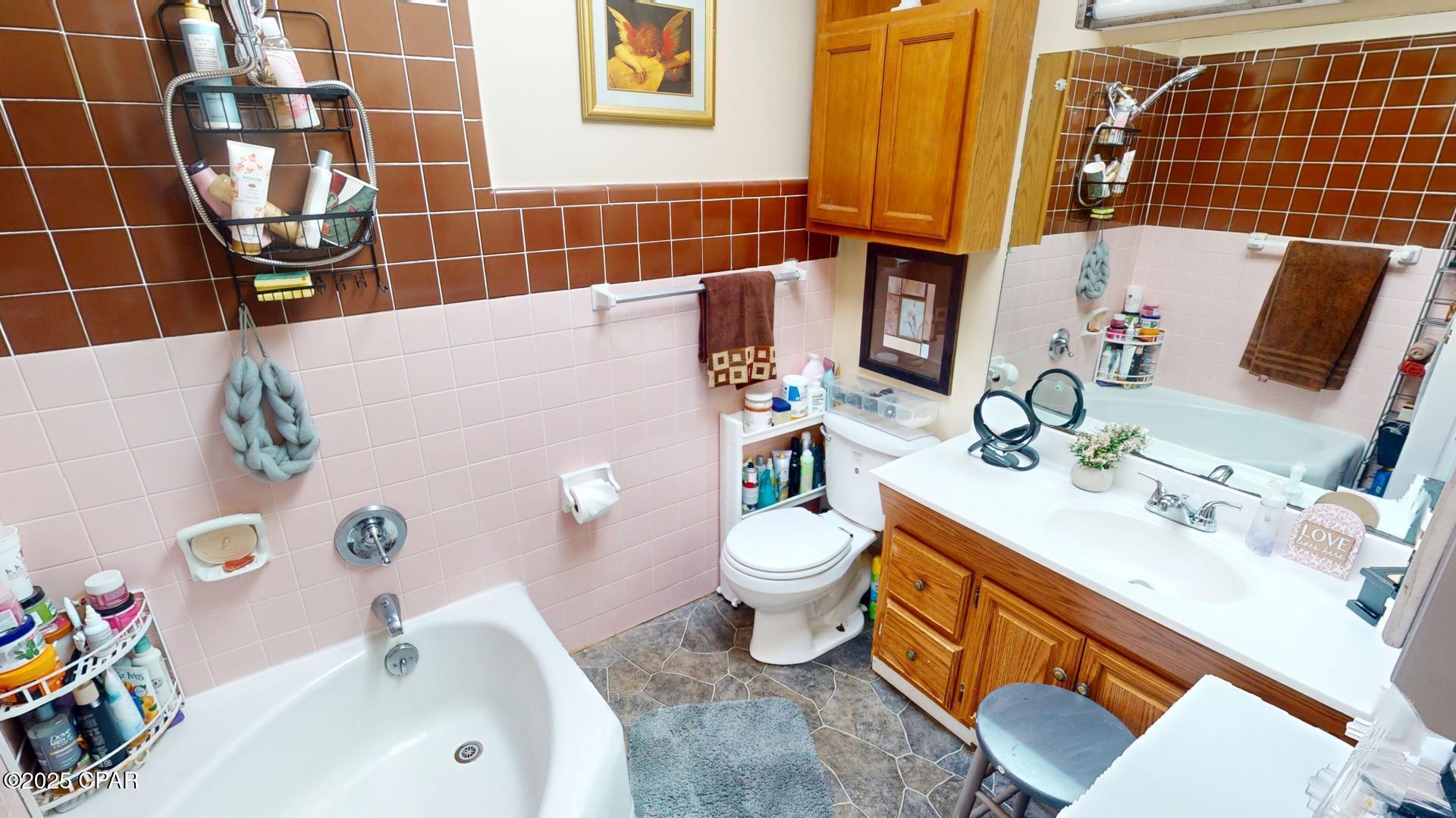 3700 Shoreline Circle