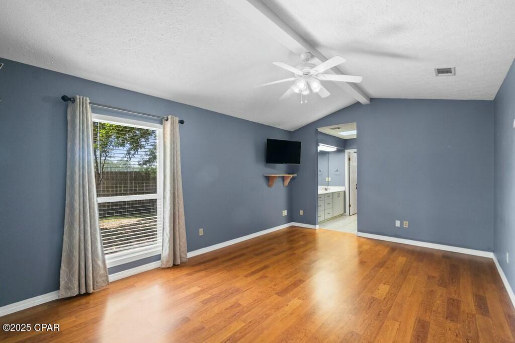 142 Heritage Cir
