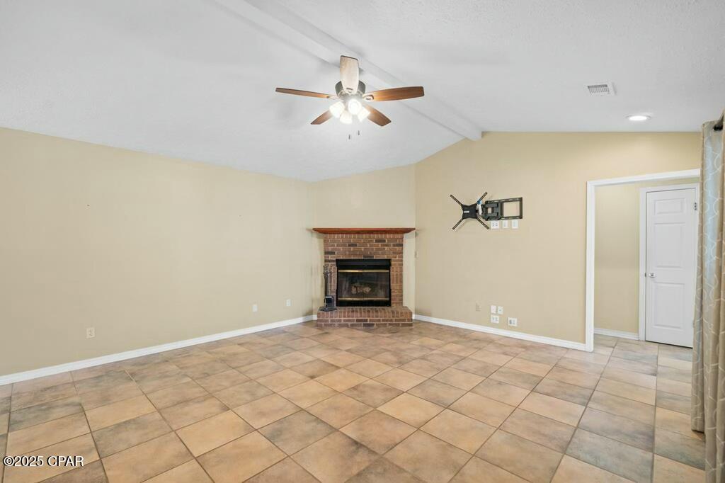 142 Heritage Cir