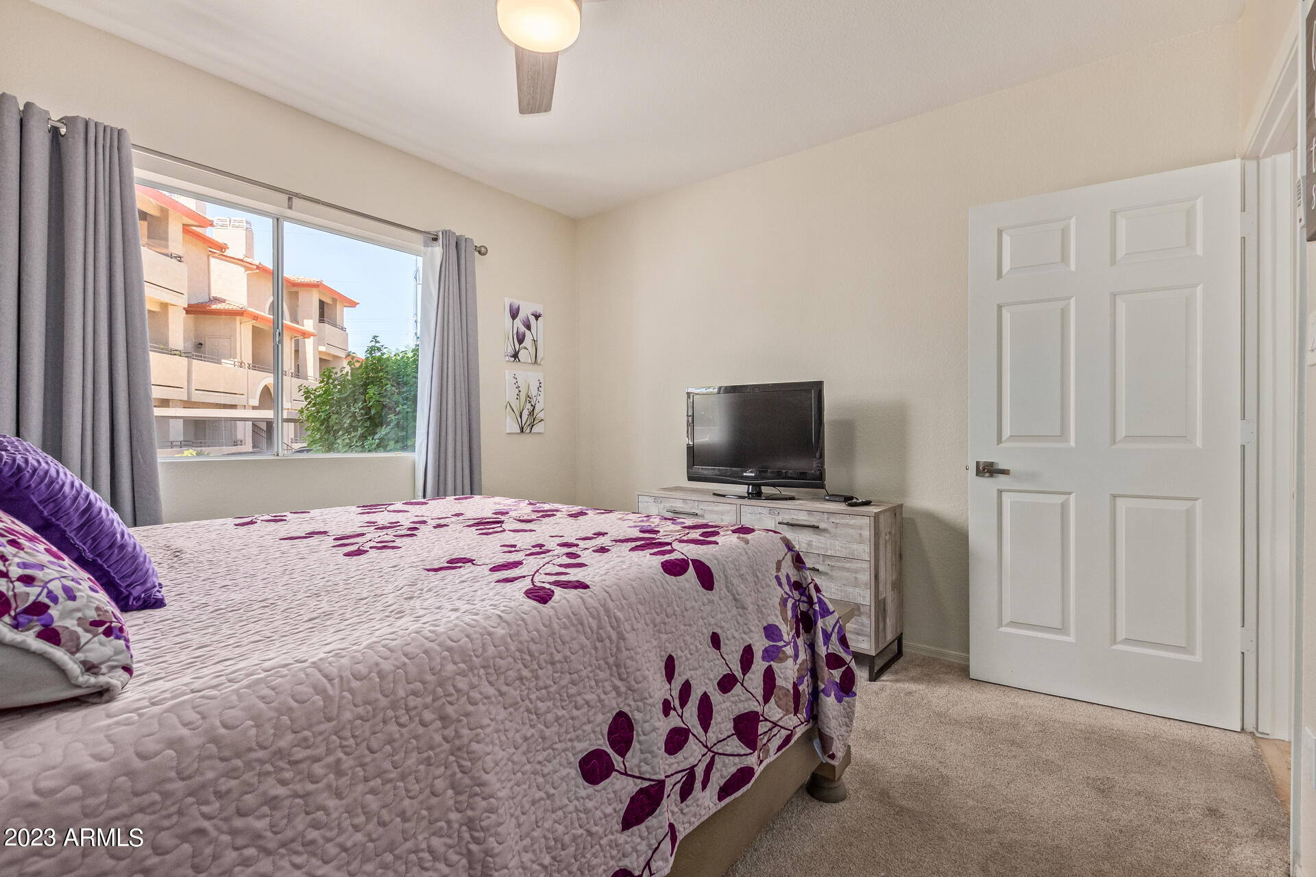 10410 N CAVE CREEK Road, 1081