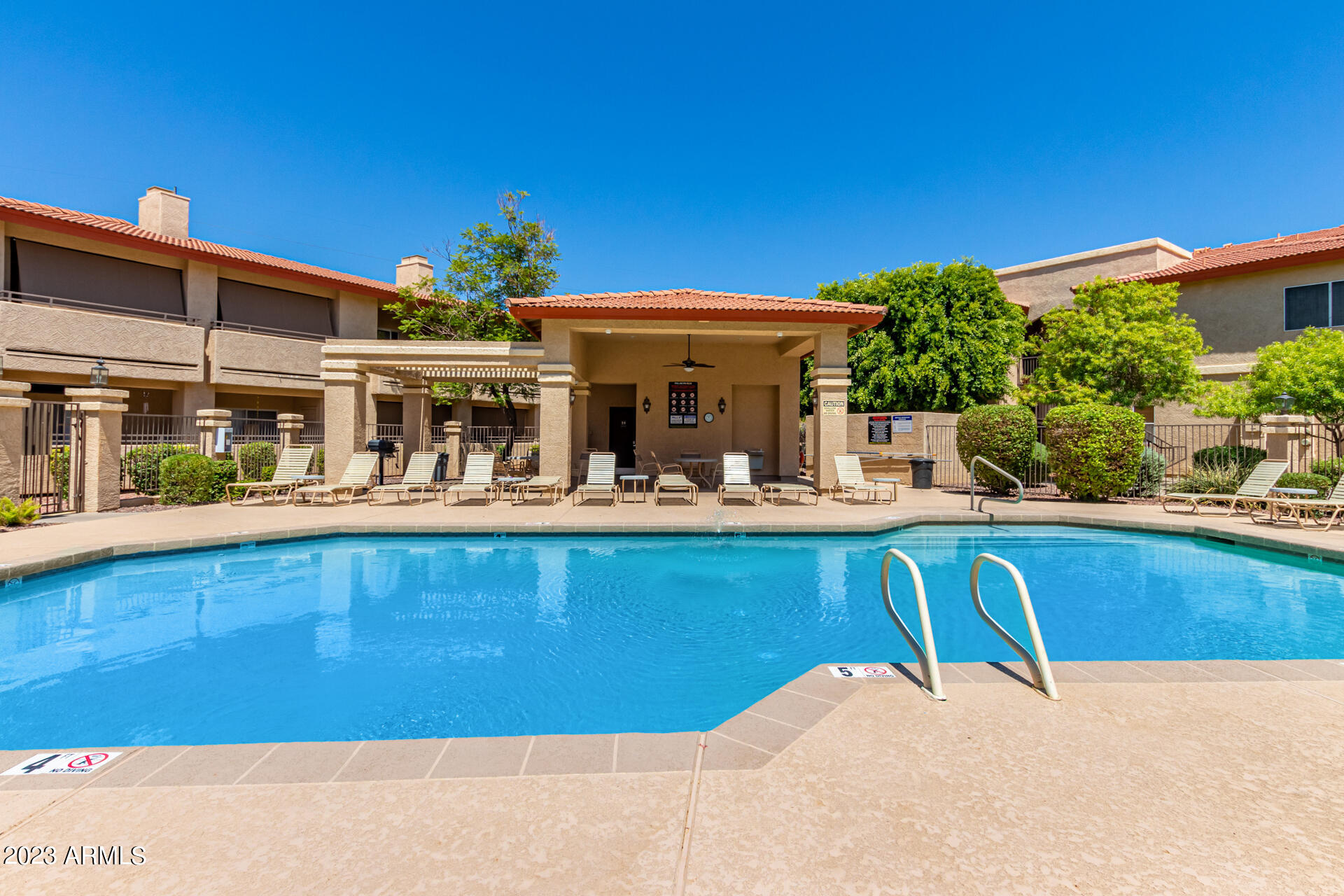 10410 N CAVE CREEK Road, 1081