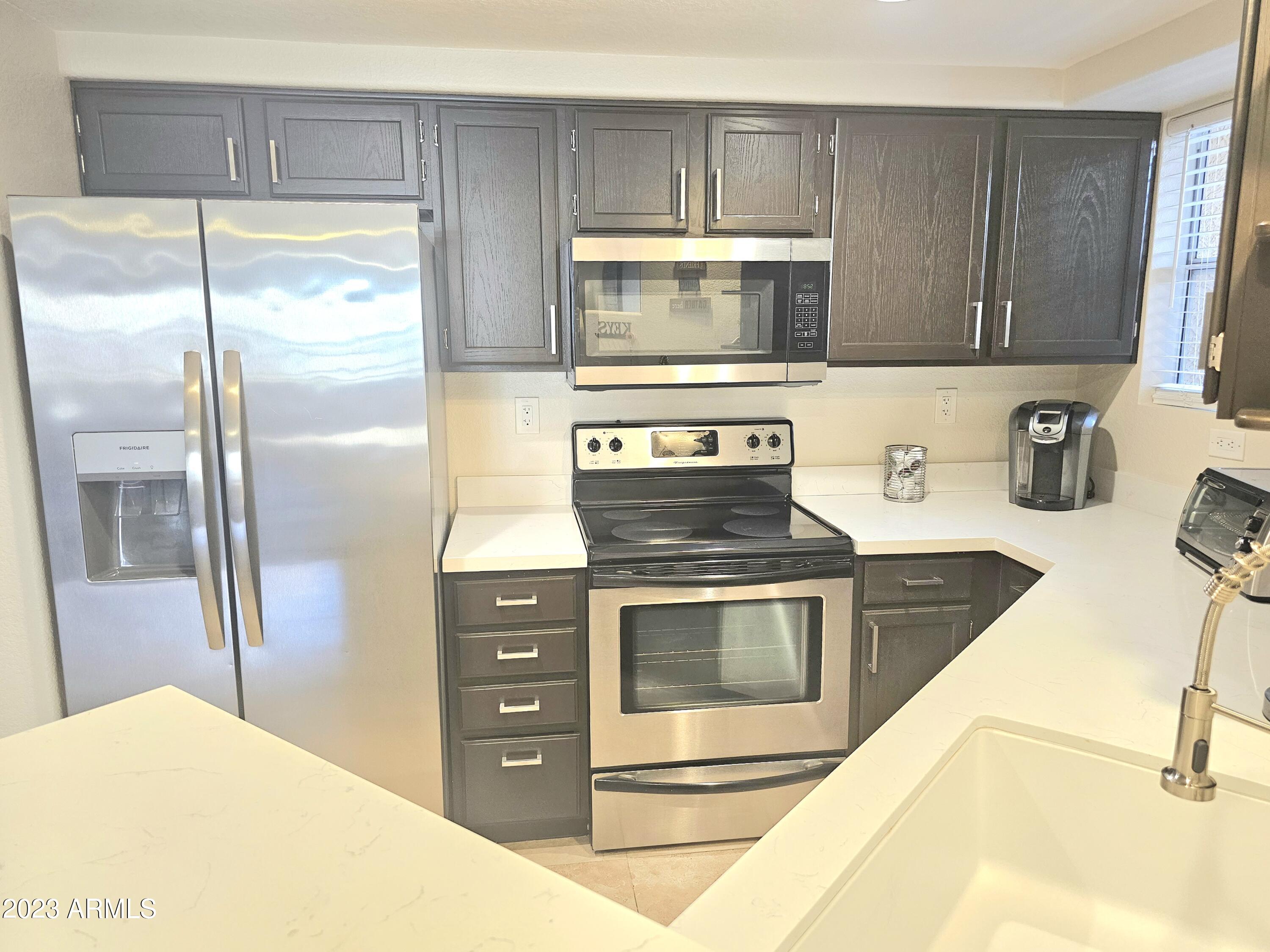 10410 N CAVE CREEK Road, 1081