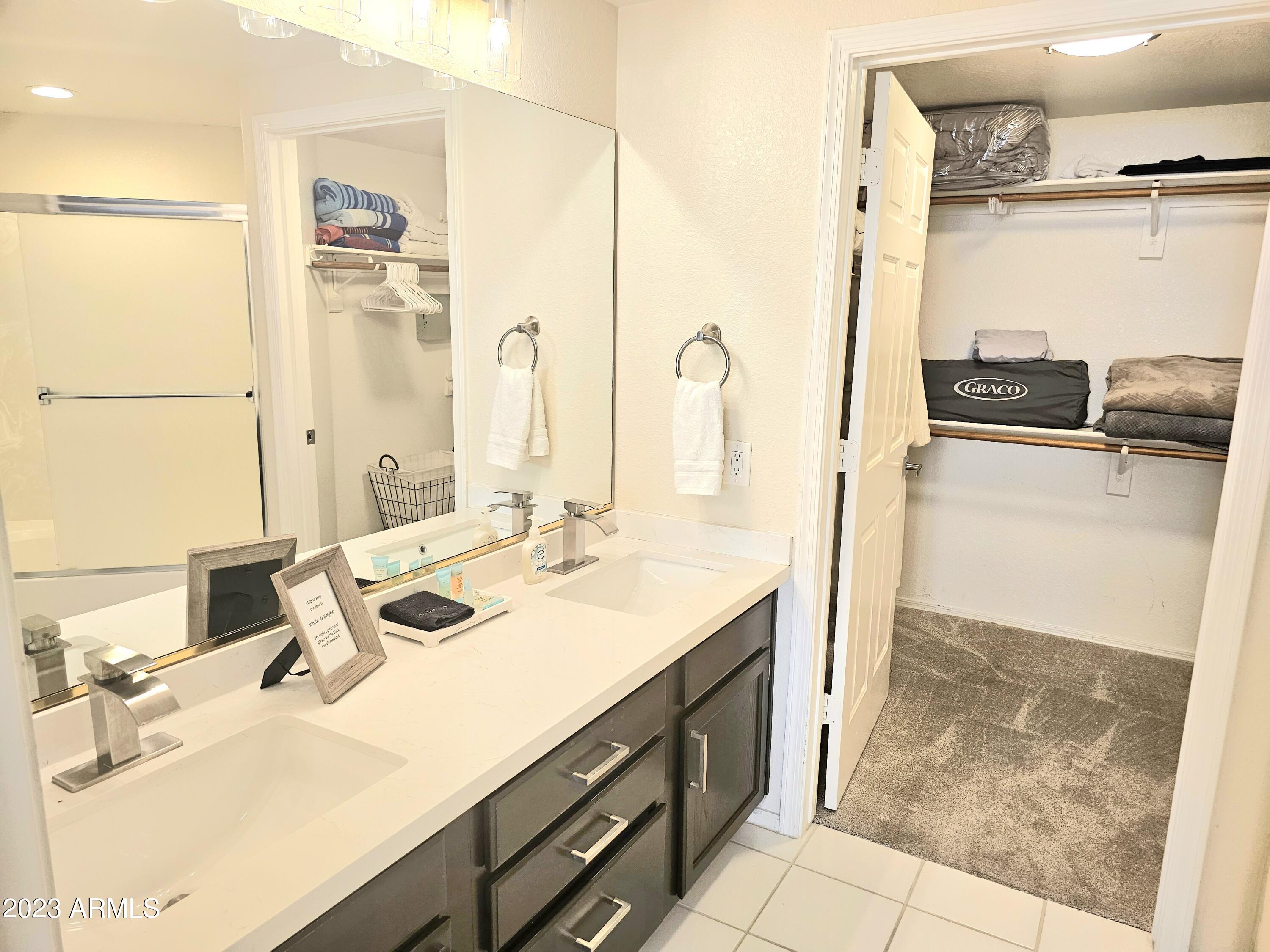 10410 N CAVE CREEK Road, 1081