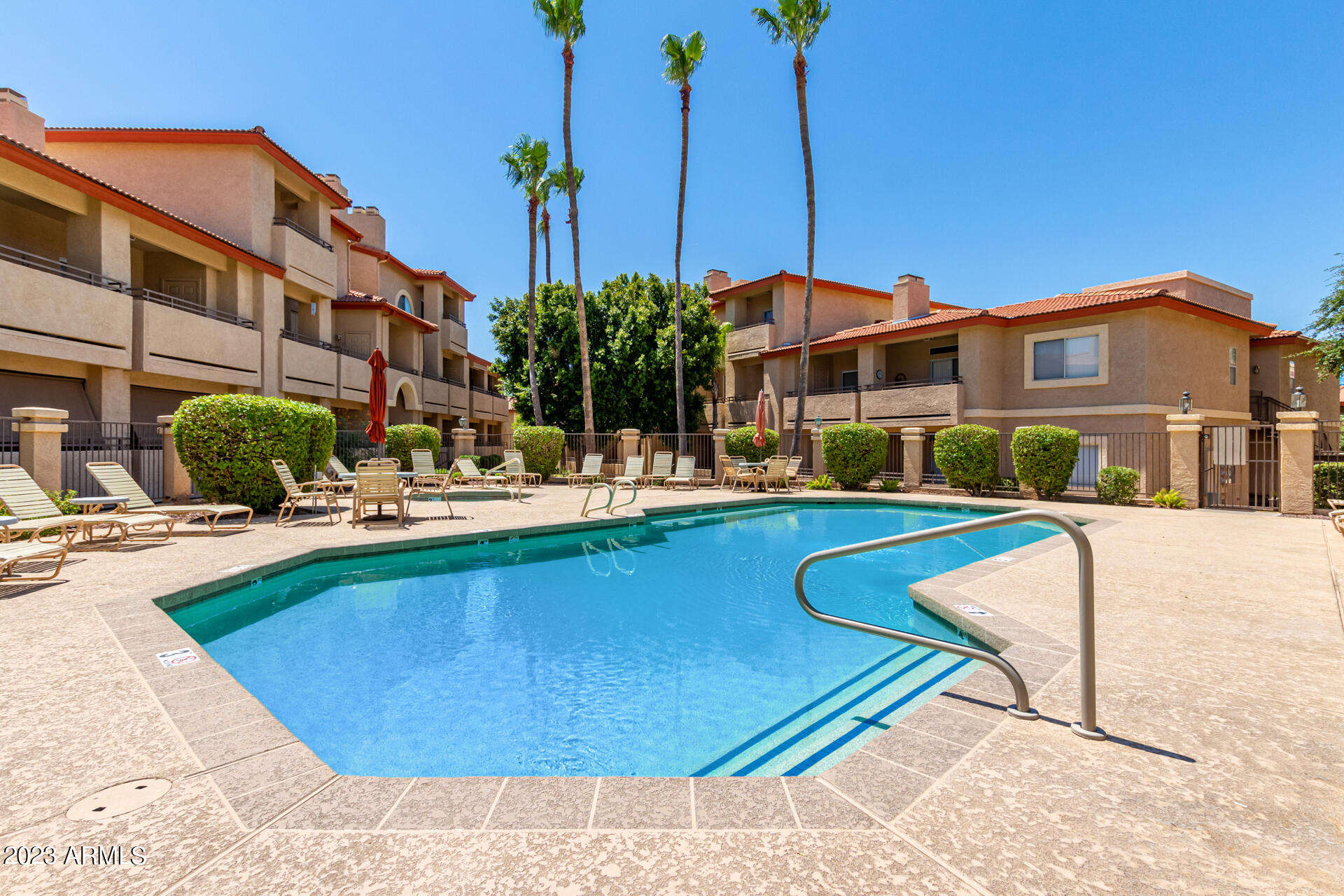 10410 N CAVE CREEK Road, 1081