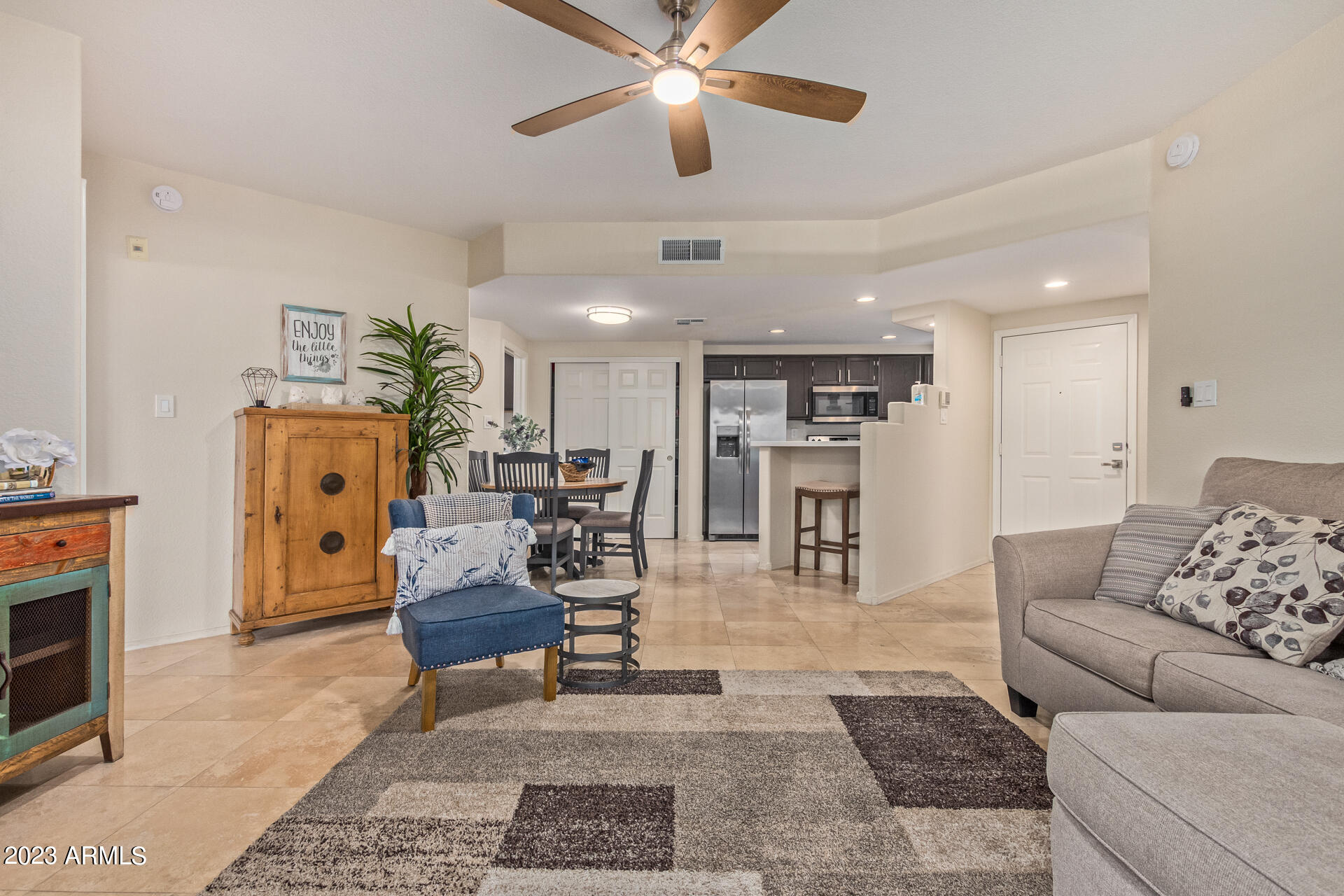 10410 N CAVE CREEK Road, 1081