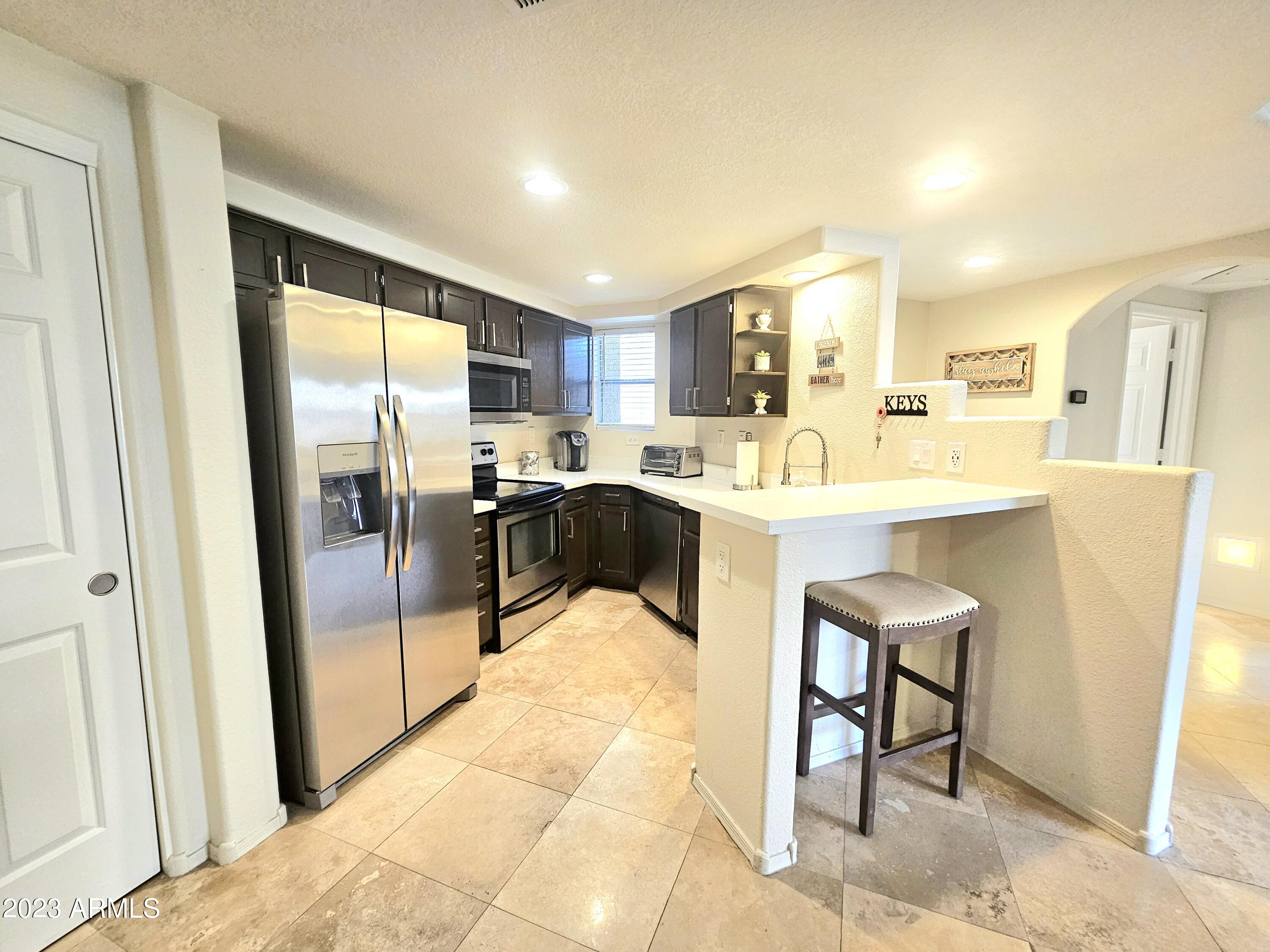 10410 N CAVE CREEK Road, 1081