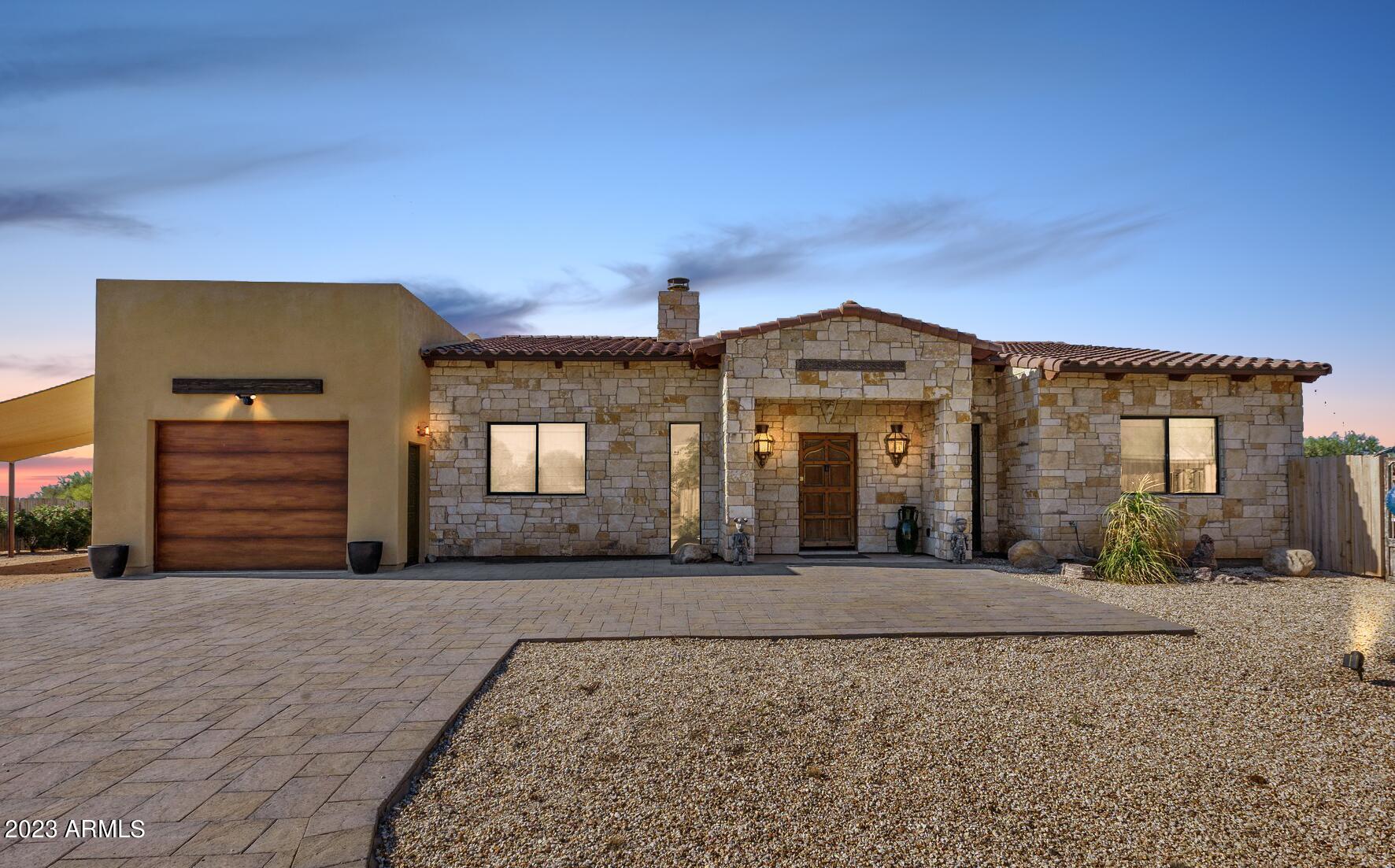 13609 E HEDGEHOG Place