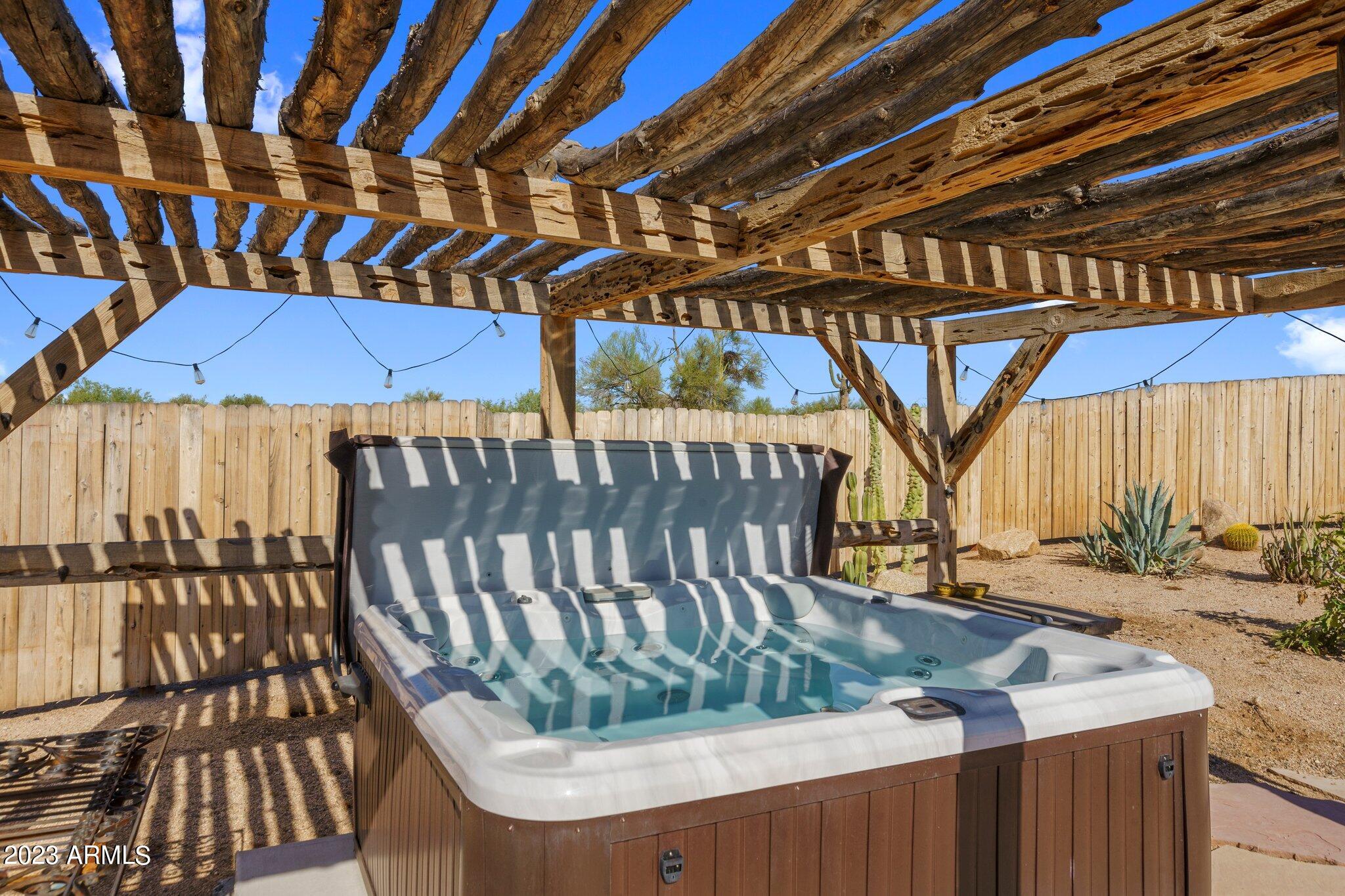 13609 E HEDGEHOG Place