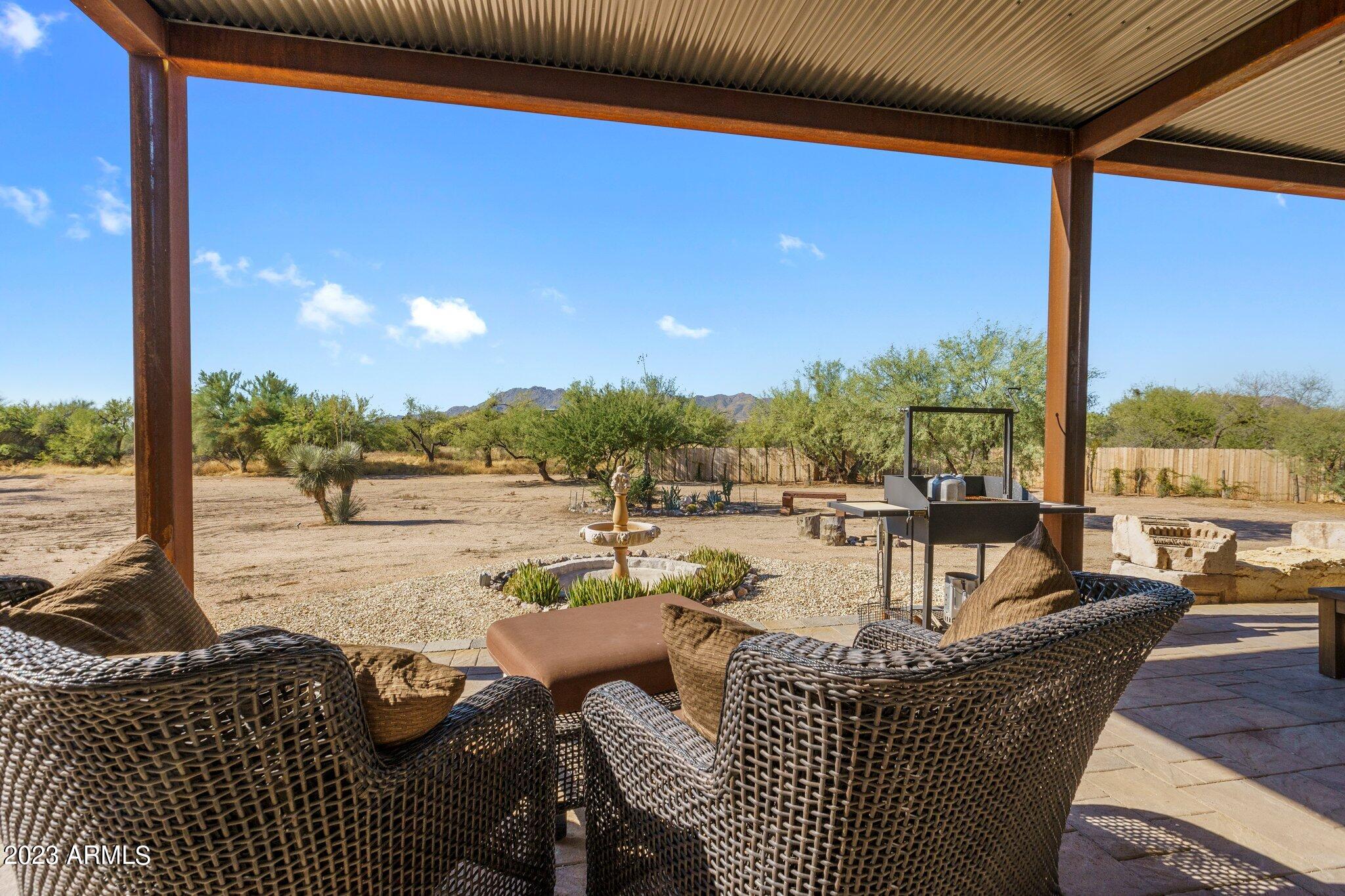 13609 E HEDGEHOG Place