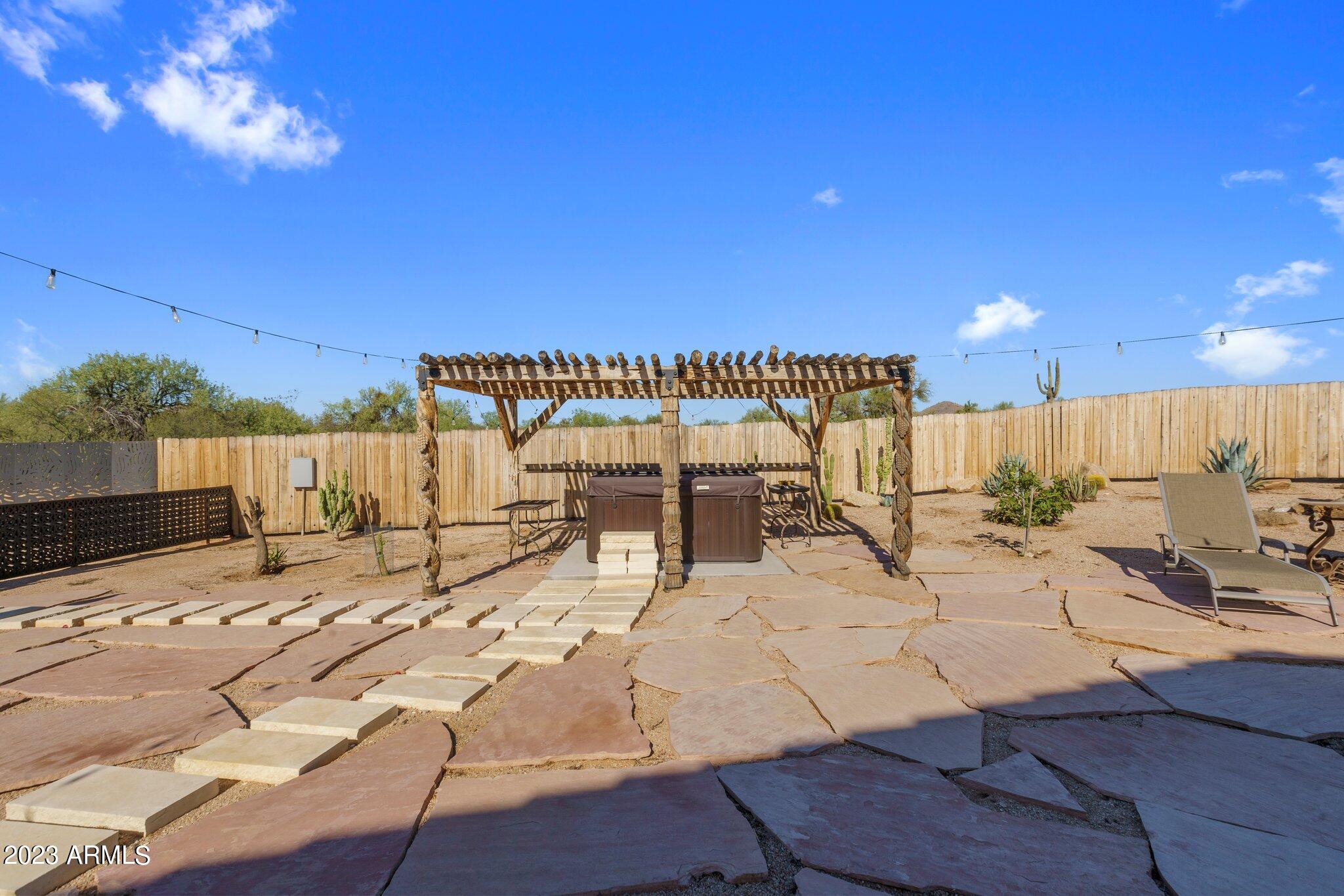 13609 E HEDGEHOG Place