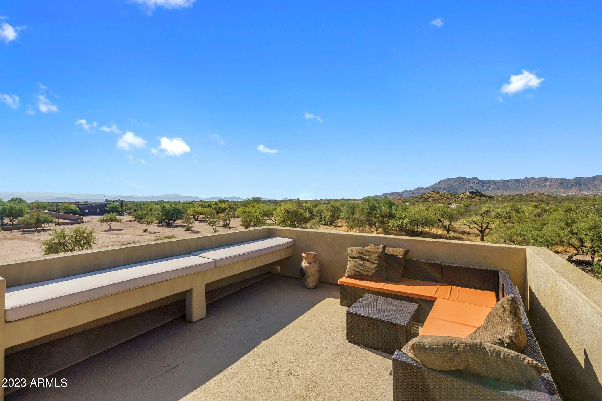 13609 E HEDGEHOG Place