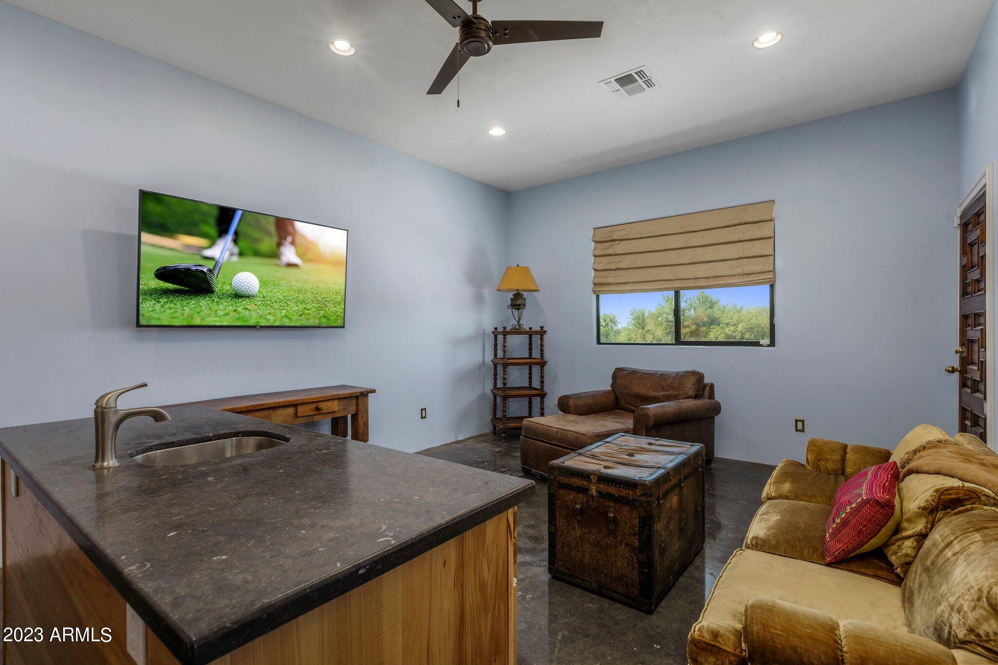 13609 E HEDGEHOG Place