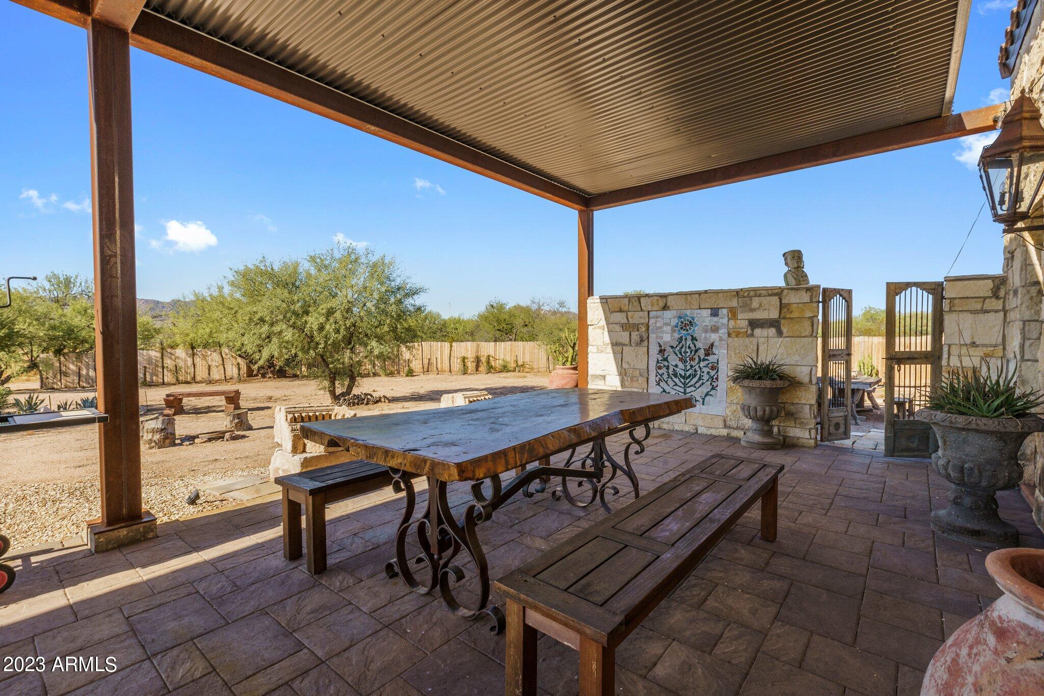 13609 E HEDGEHOG Place