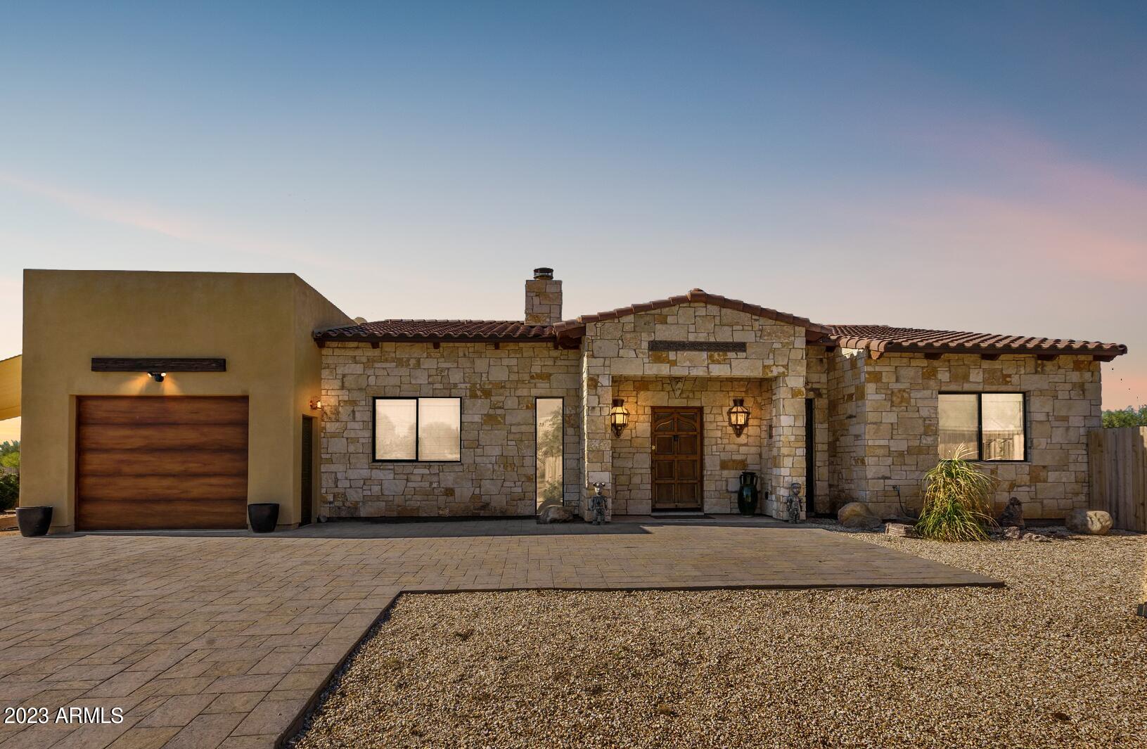 13609 E HEDGEHOG Place