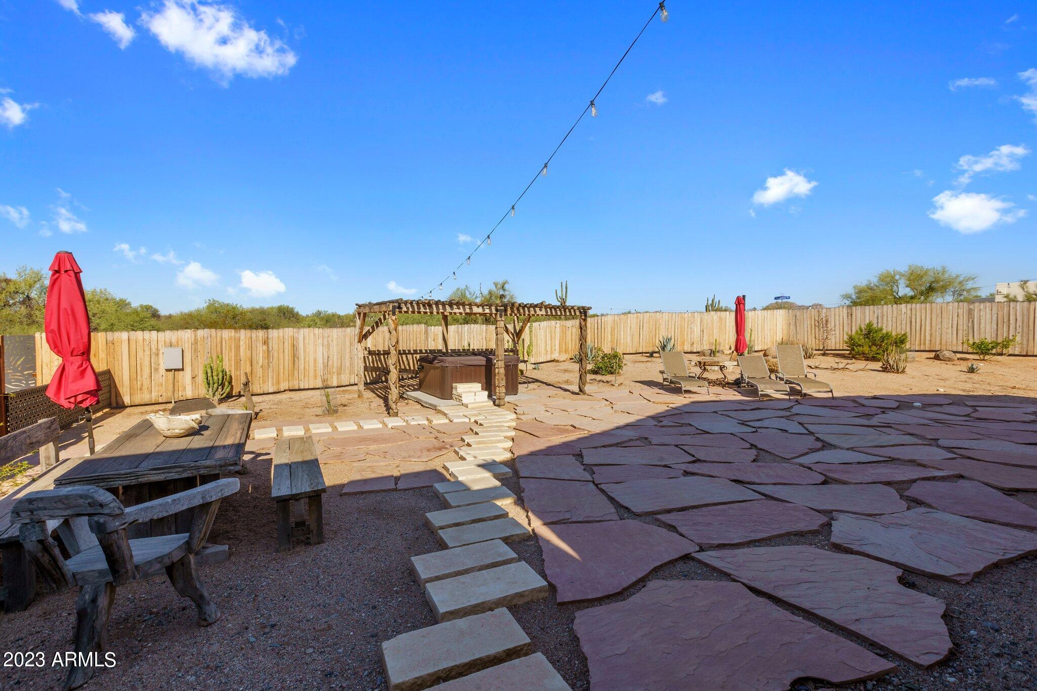 13609 E HEDGEHOG Place