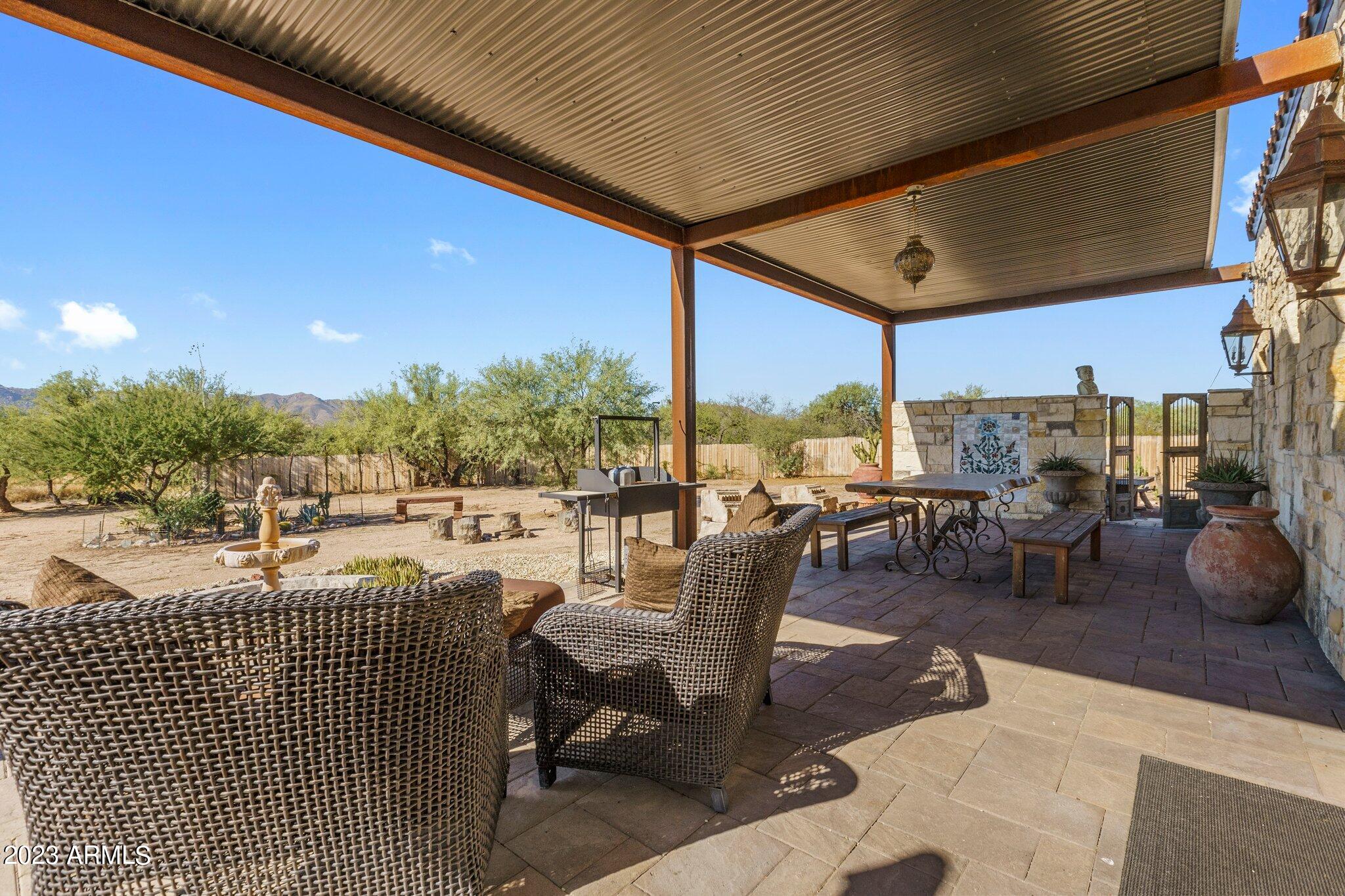 13609 E HEDGEHOG Place