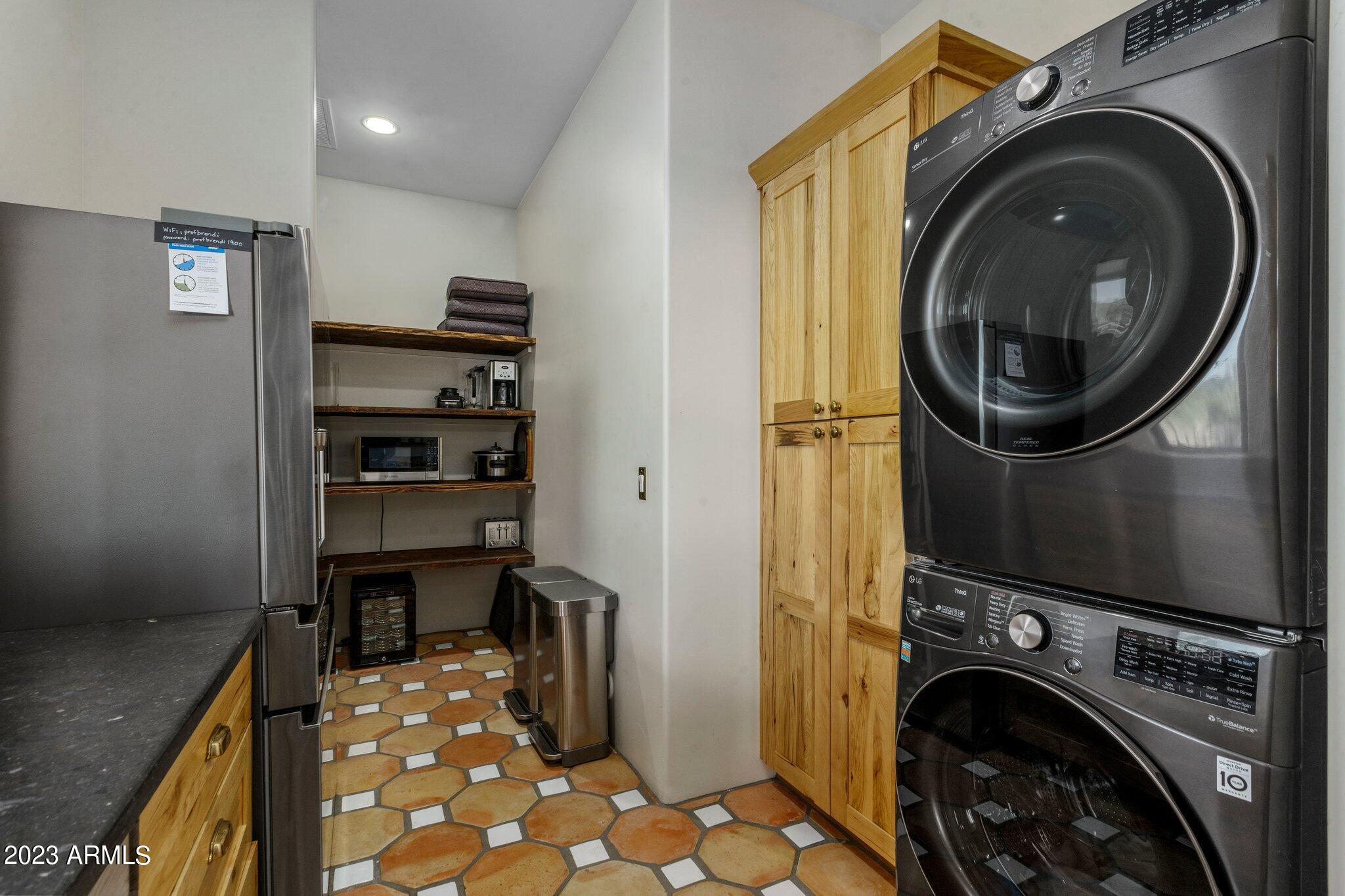 13609 E HEDGEHOG Place