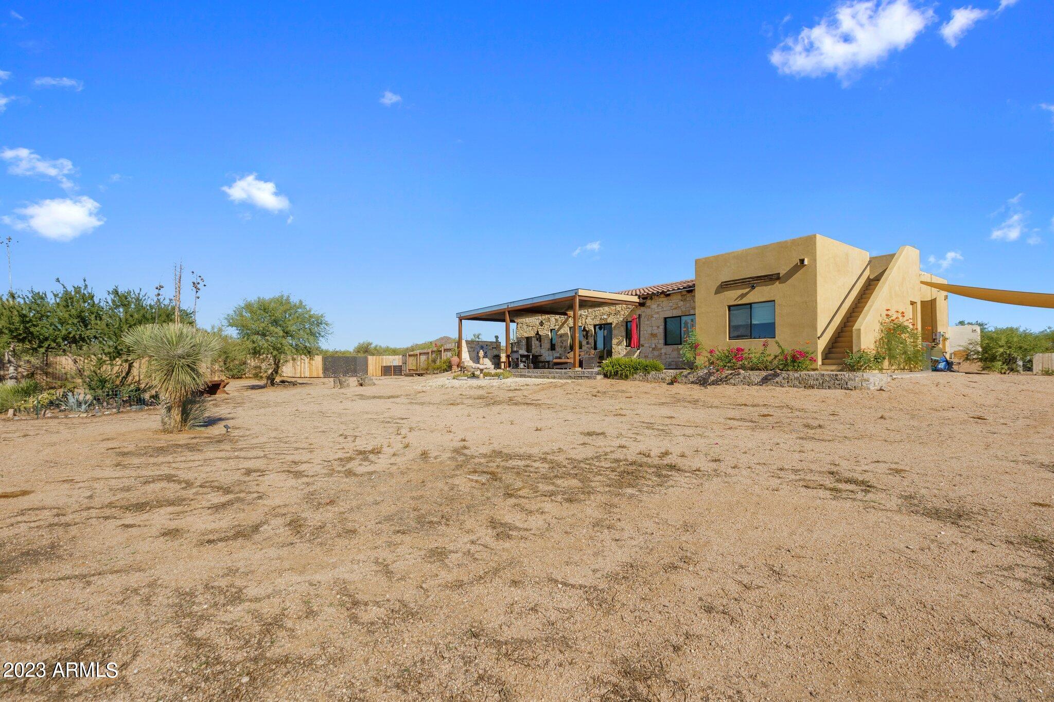 13609 E HEDGEHOG Place