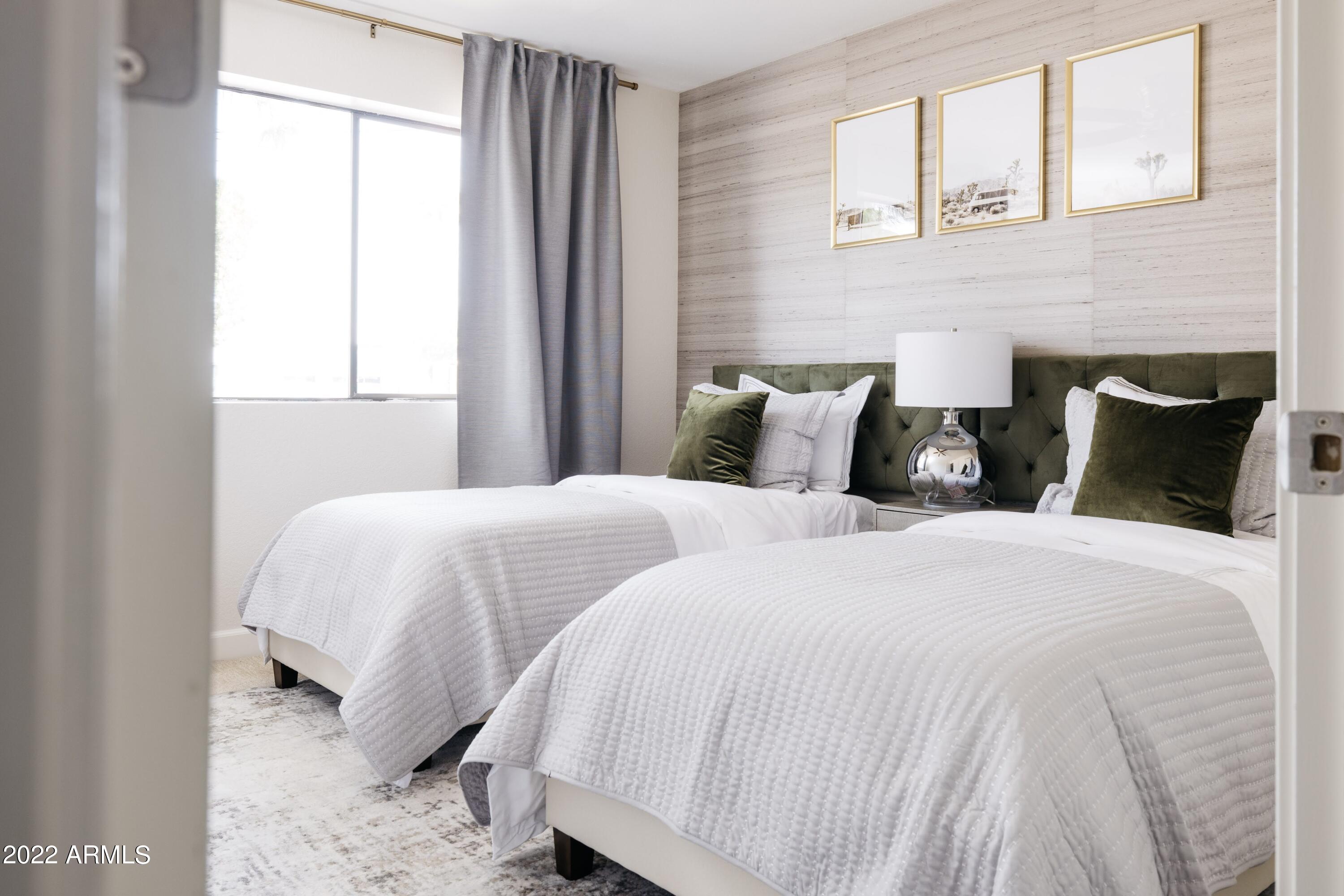 5723 E THUNDERBIRD Road