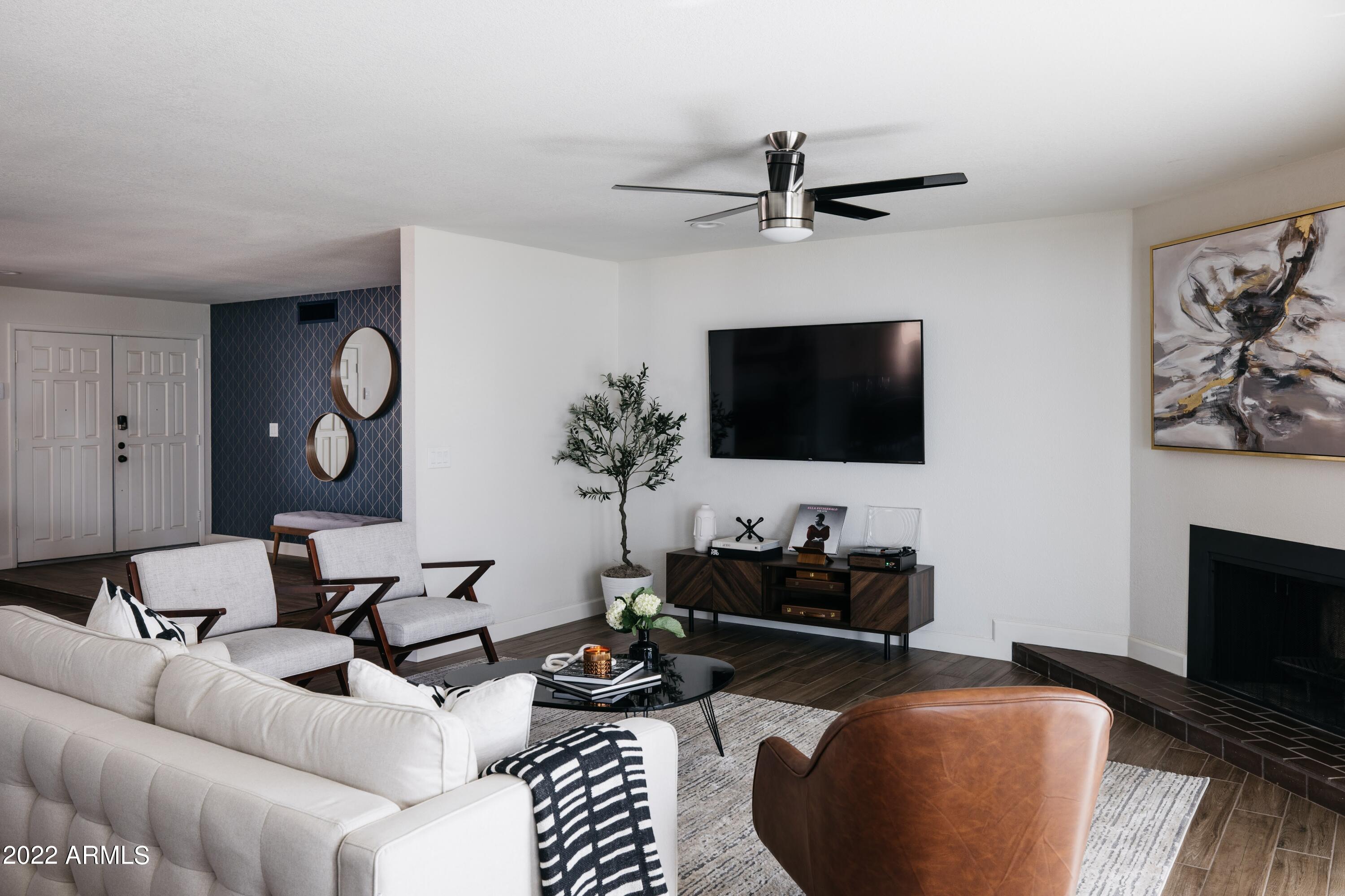 5723 E THUNDERBIRD Road