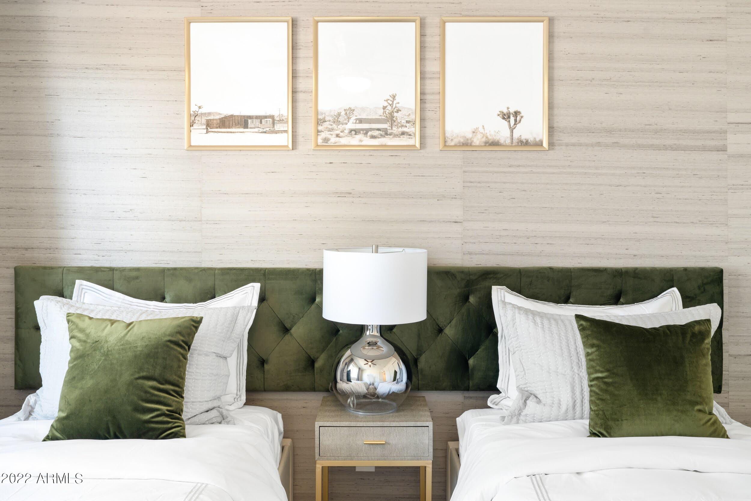 5723 E THUNDERBIRD Road