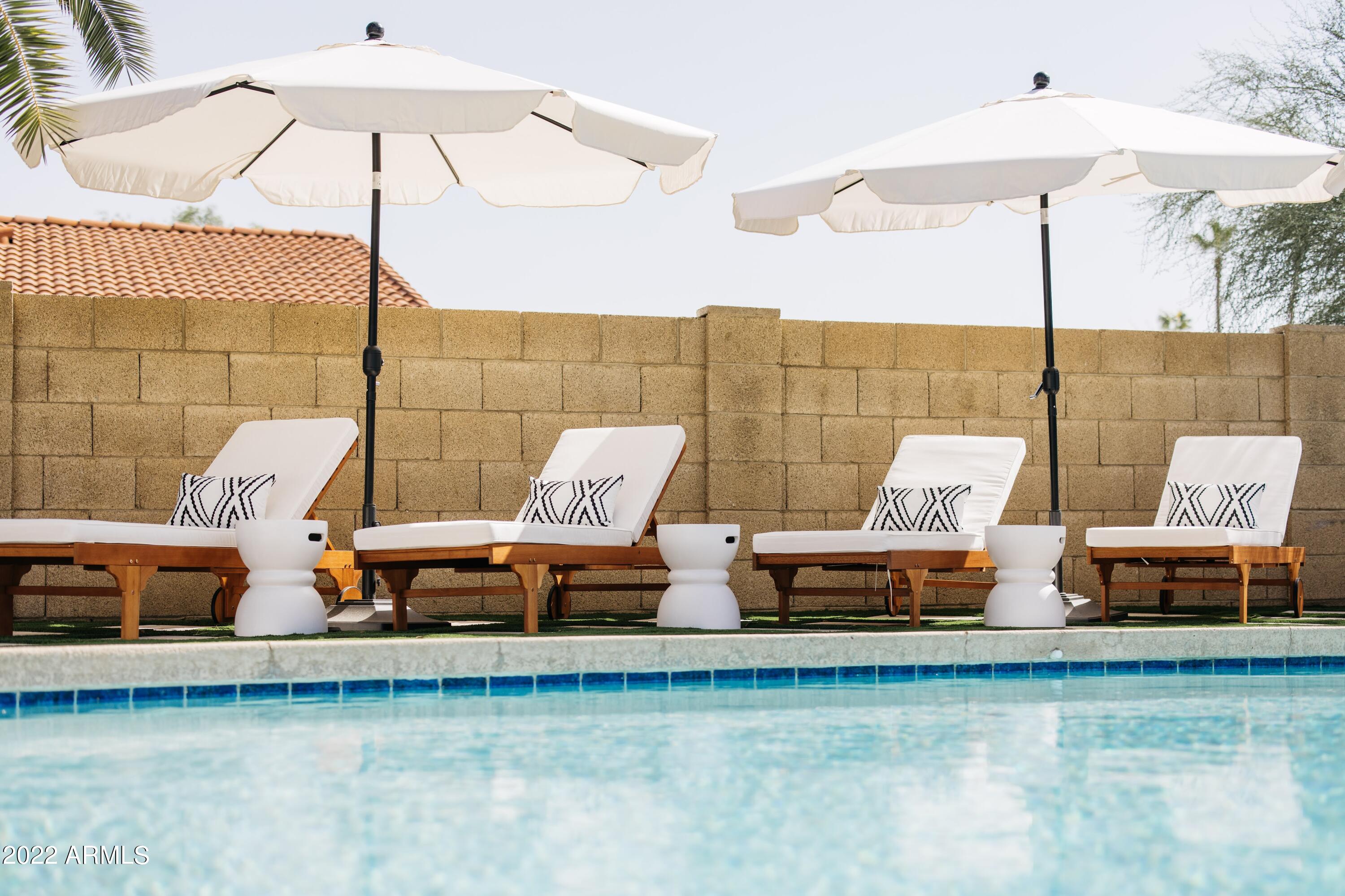 5723 E THUNDERBIRD Road