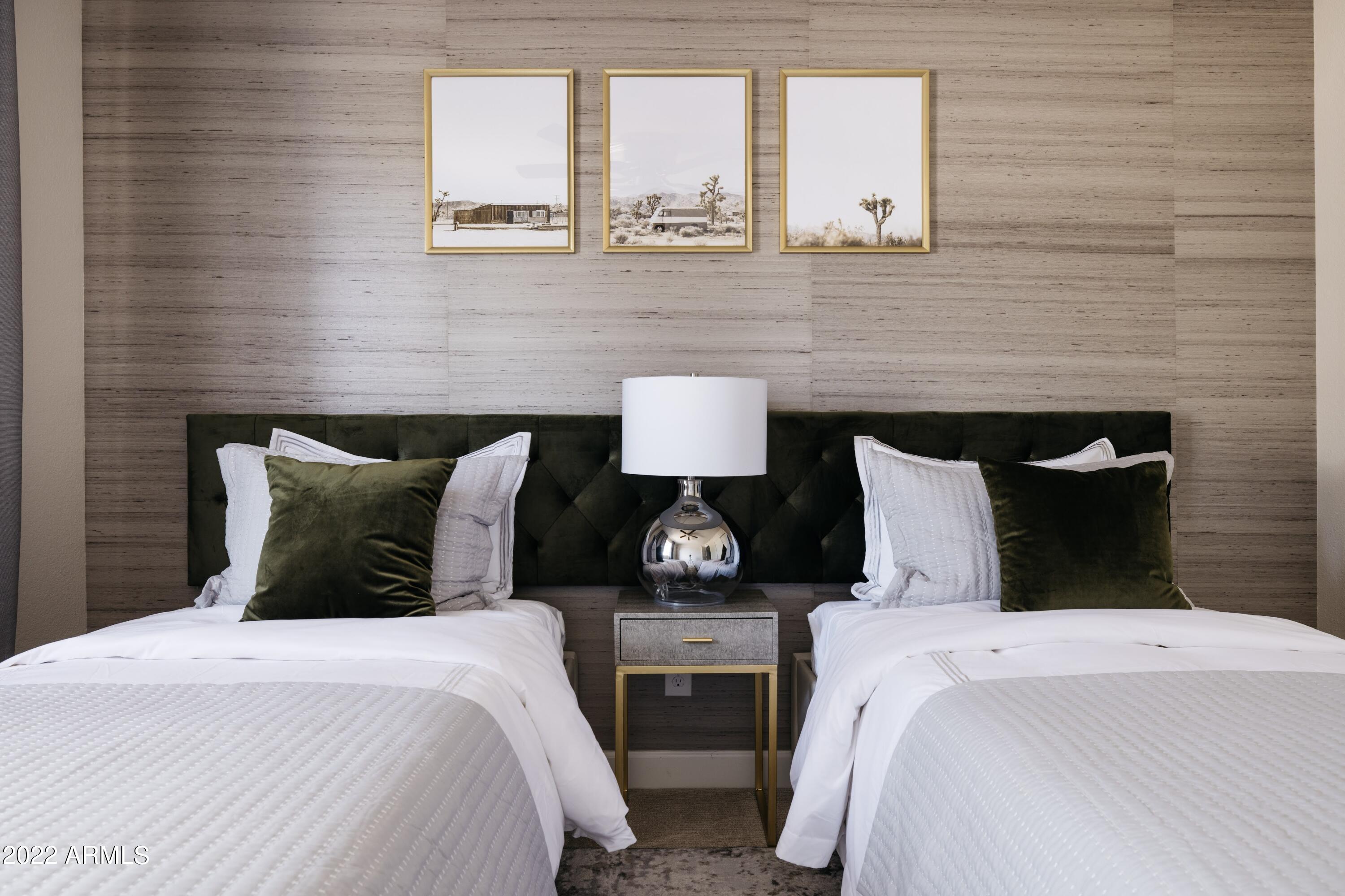 5723 E THUNDERBIRD Road