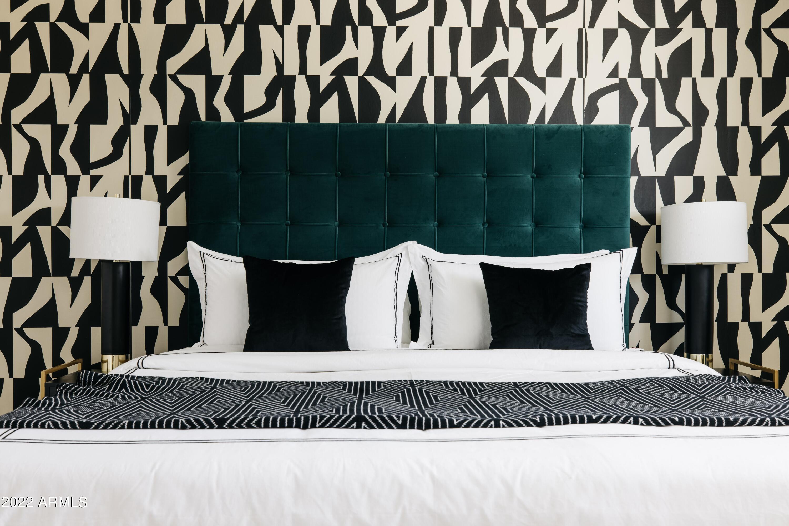 5723 E THUNDERBIRD Road