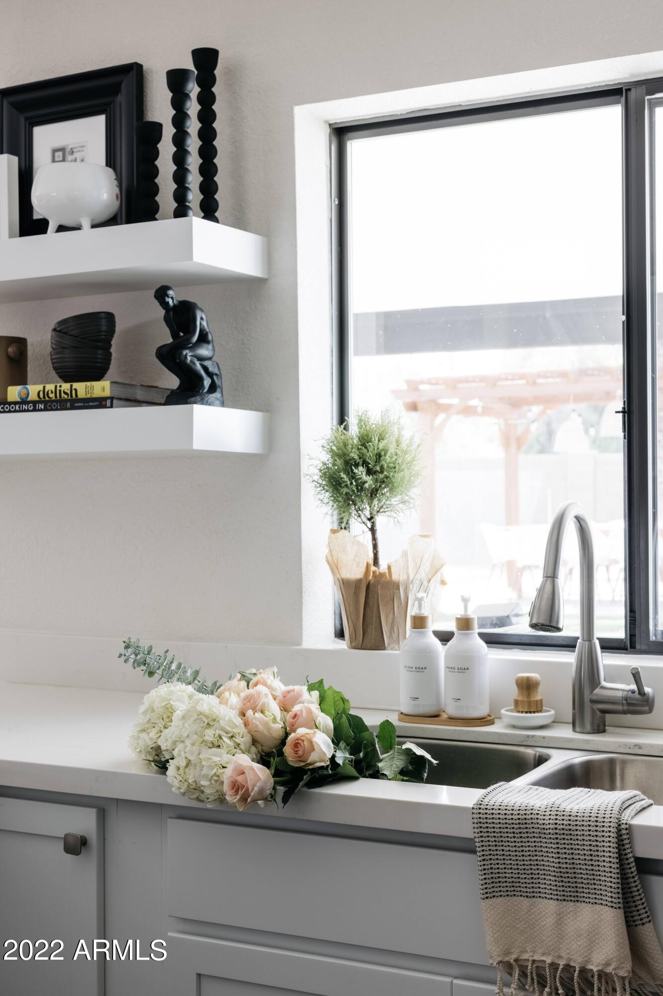 5723 E THUNDERBIRD Road