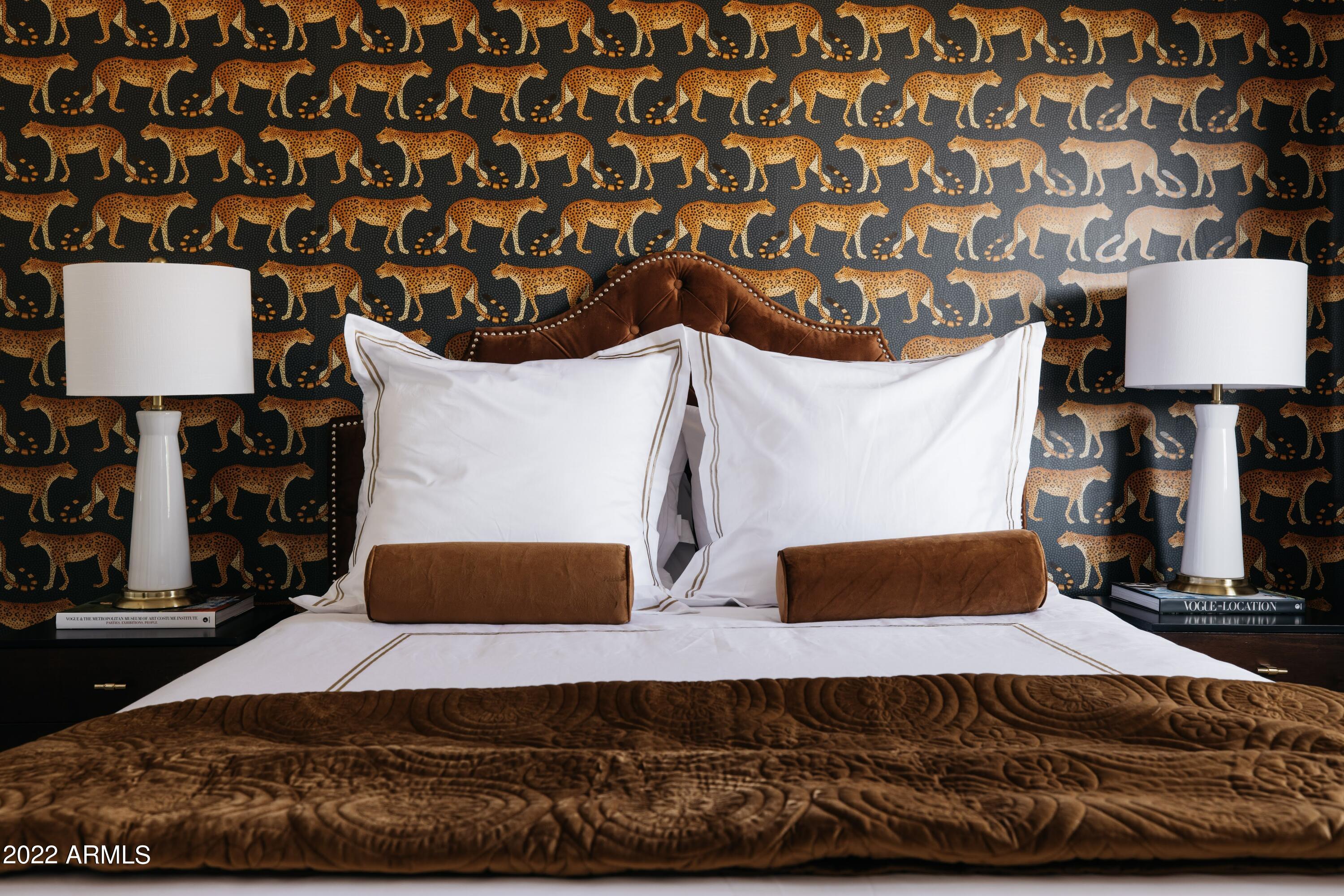 5723 E THUNDERBIRD Road