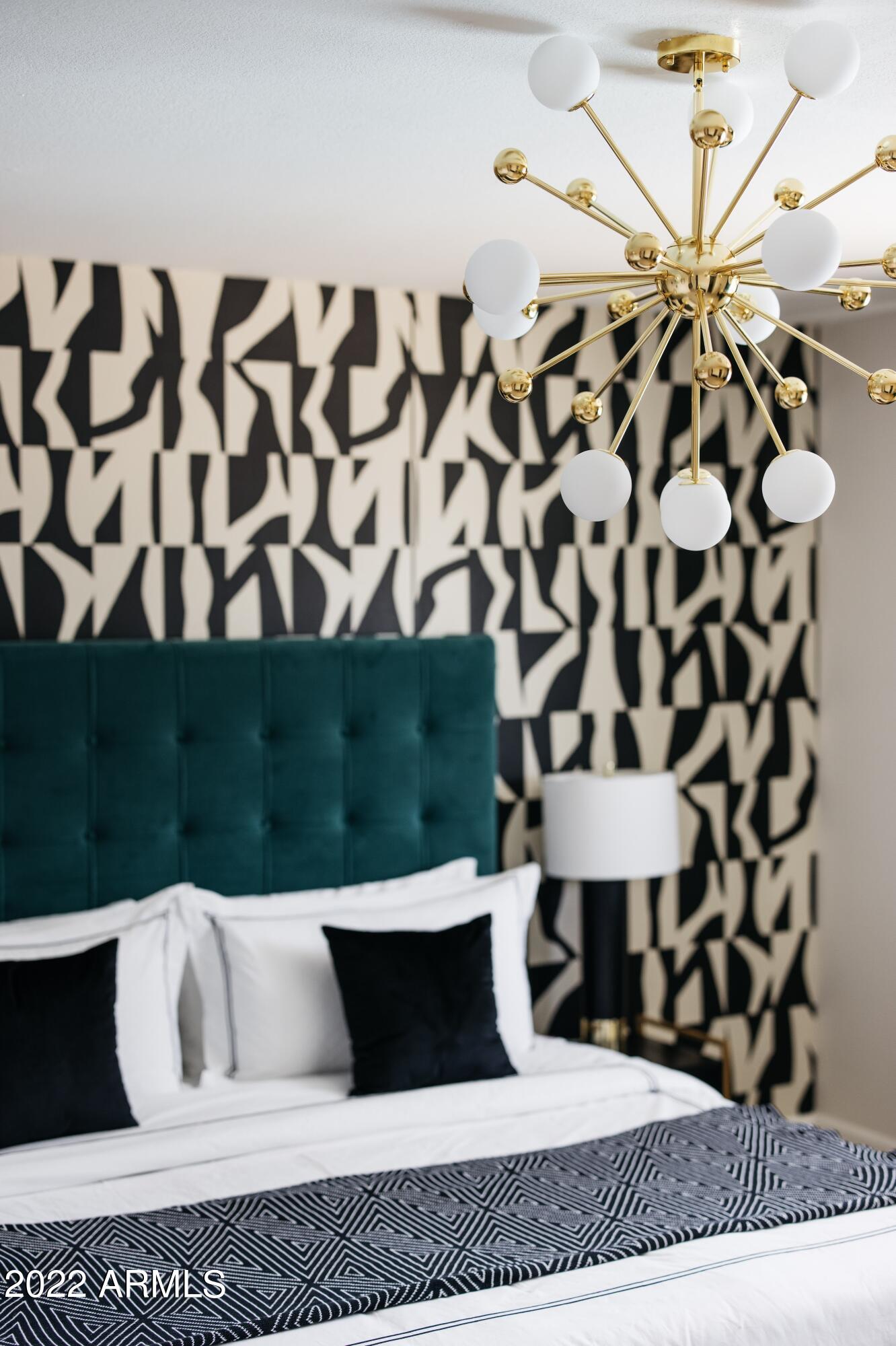 5723 E THUNDERBIRD Road