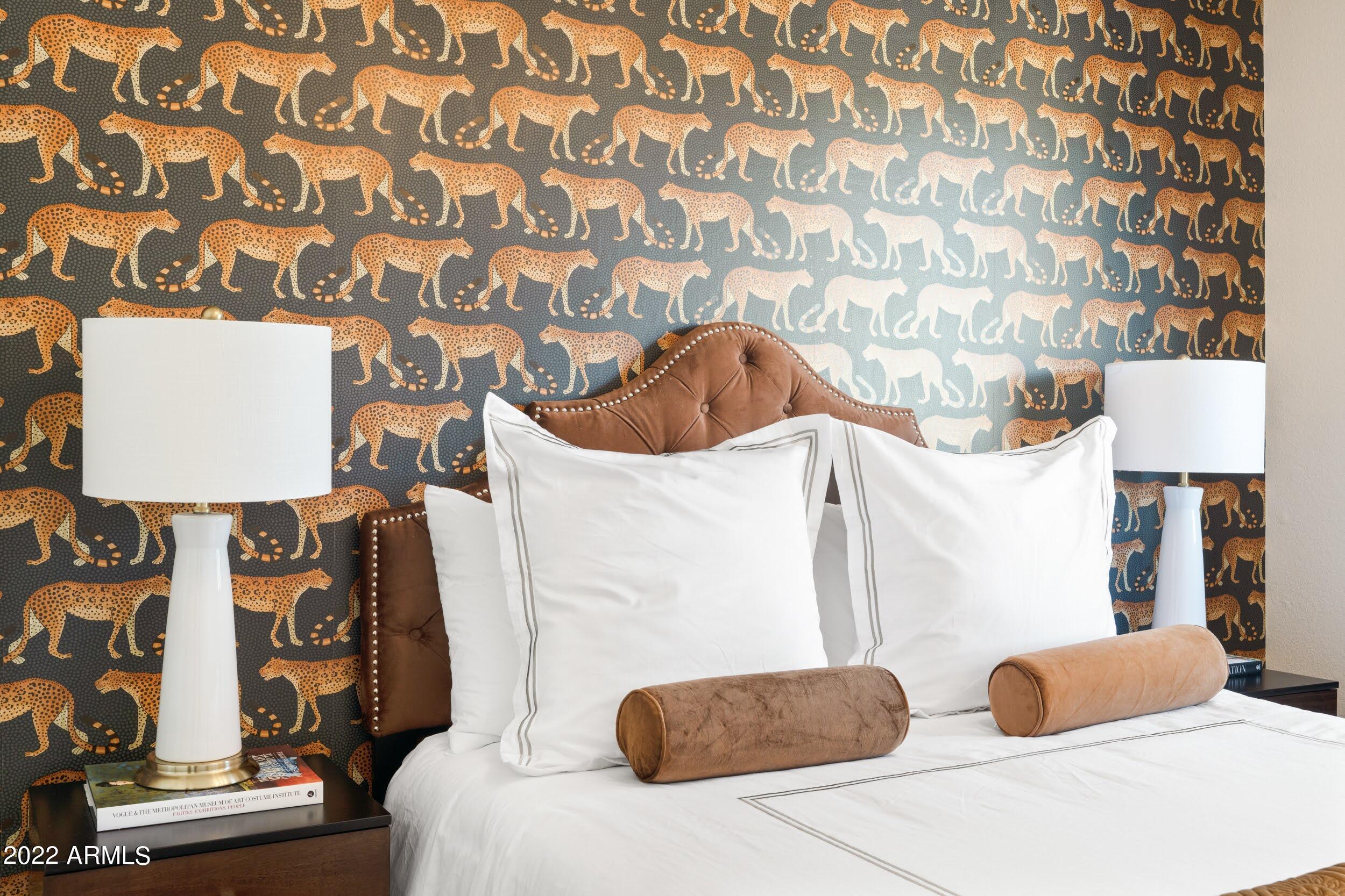 5723 E THUNDERBIRD Road