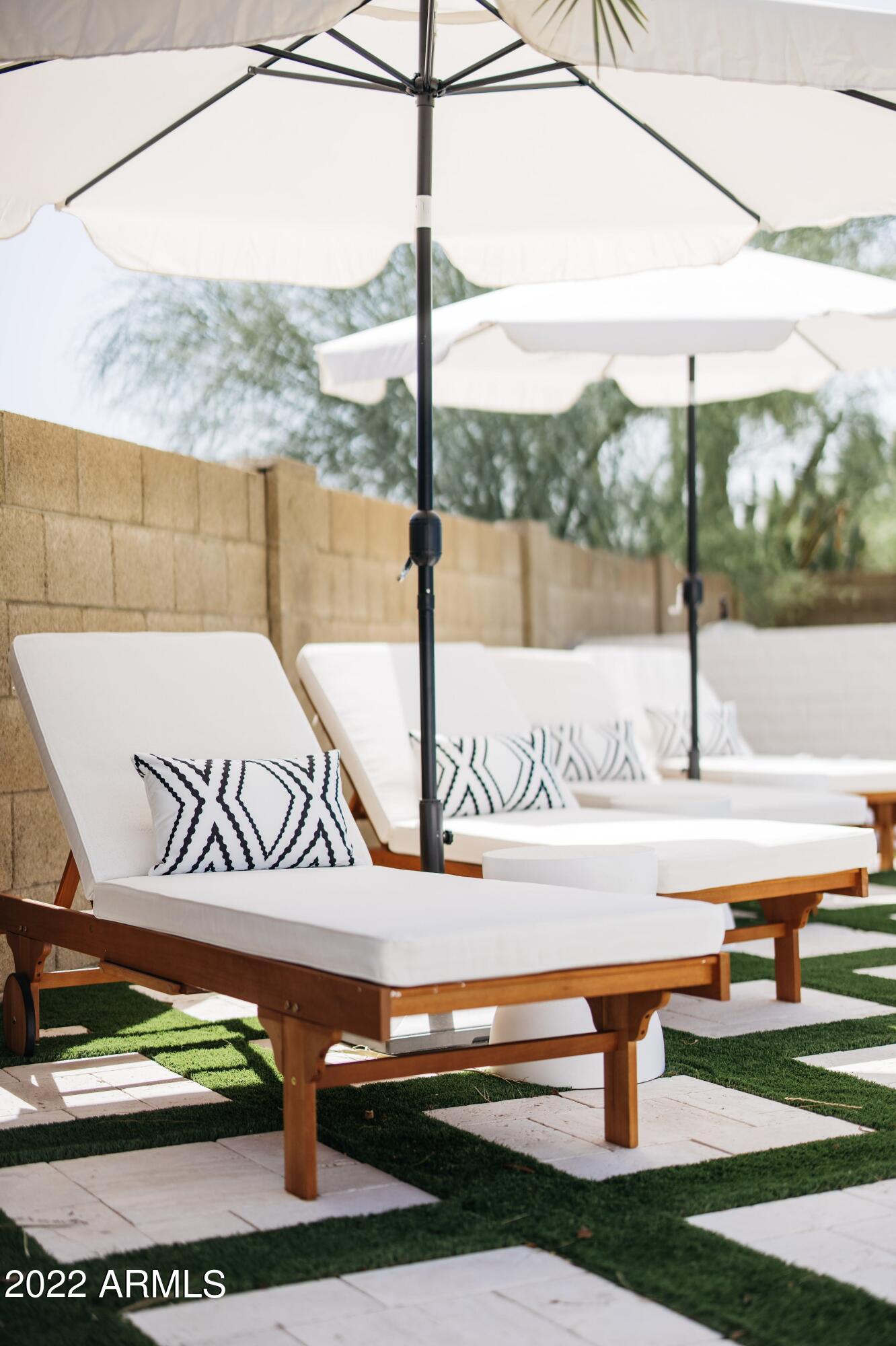 5723 E THUNDERBIRD Road