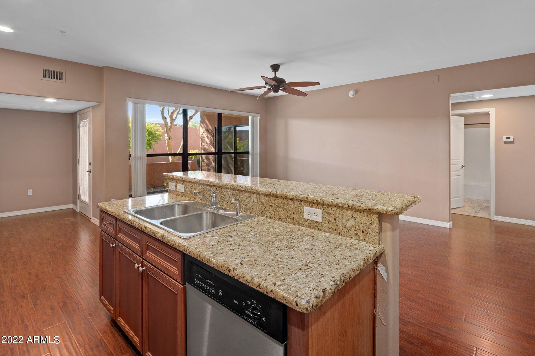 20660 N 40TH Street N, 1095