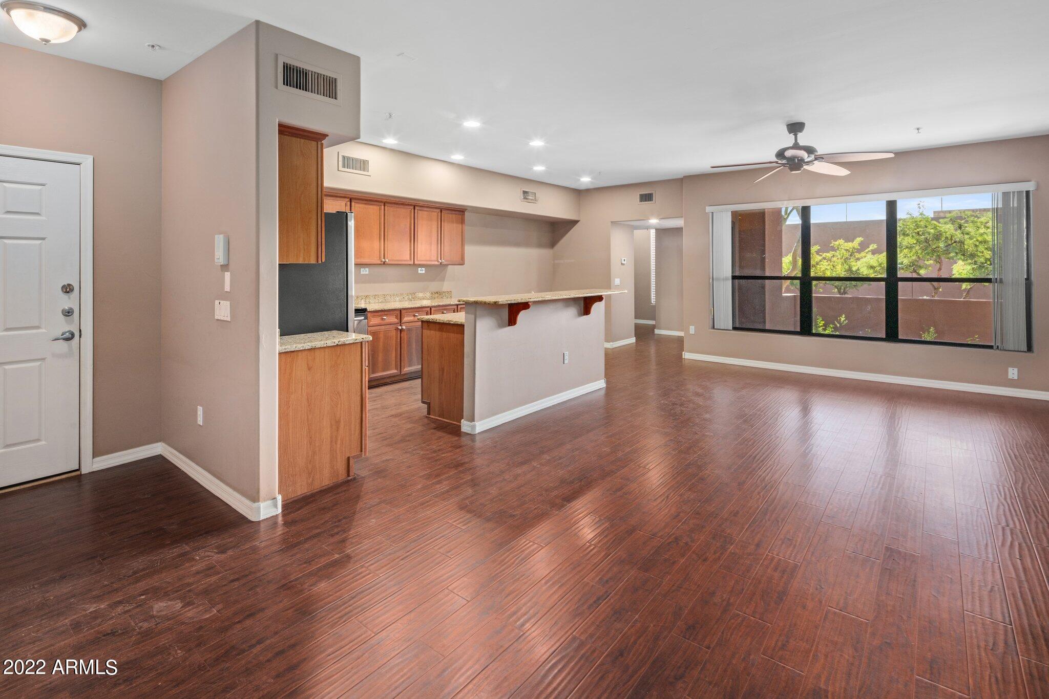 20660 N 40TH Street N, 1095