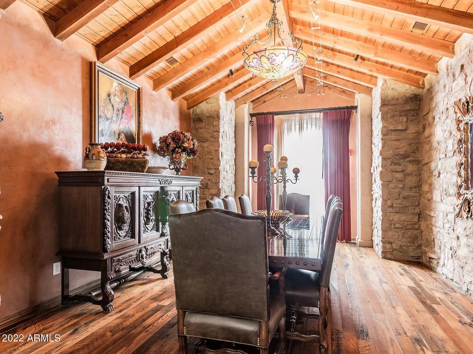 20660 N 40TH Street N, 1095